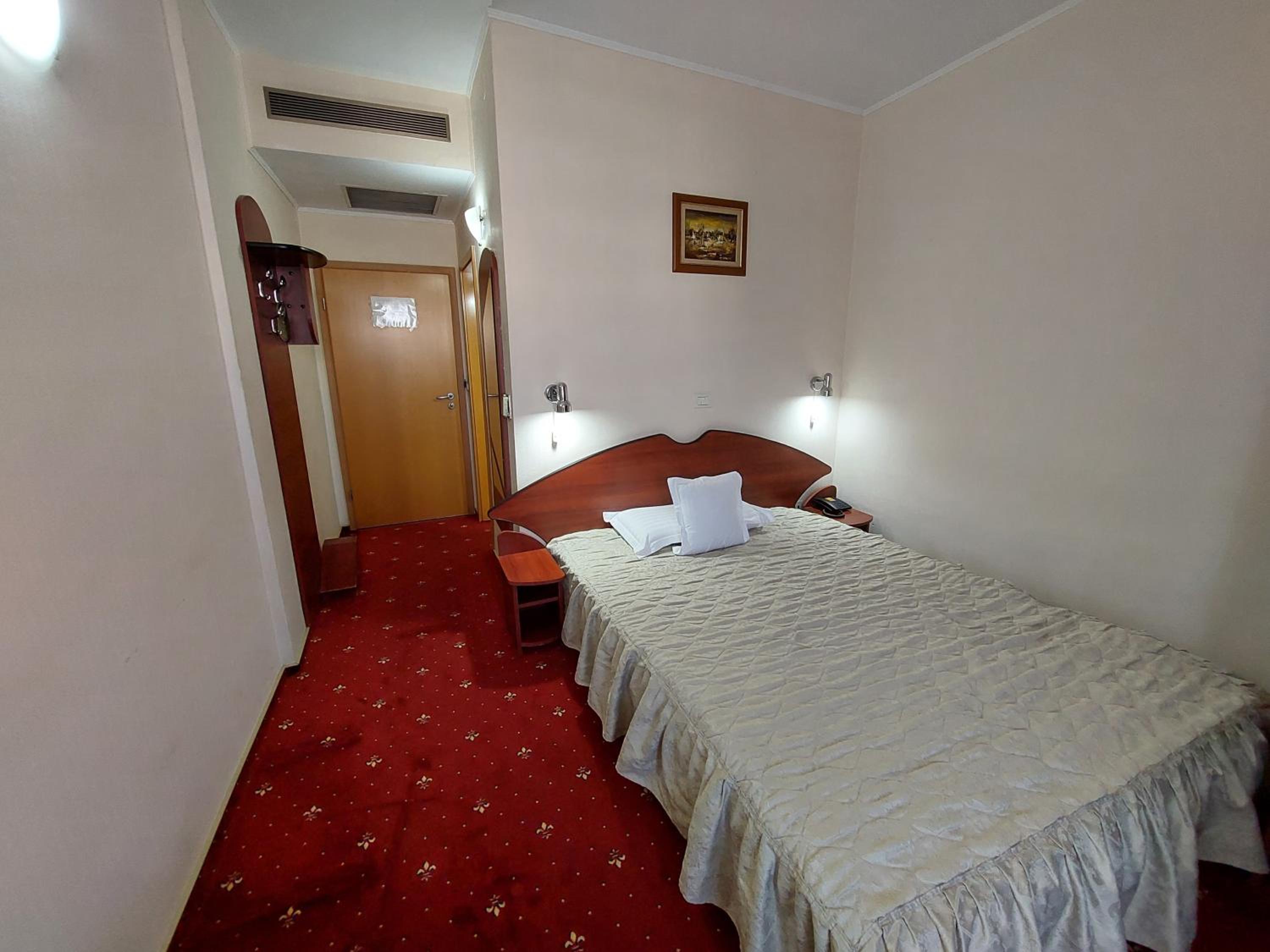 Double Or Twin Room - Photo 7