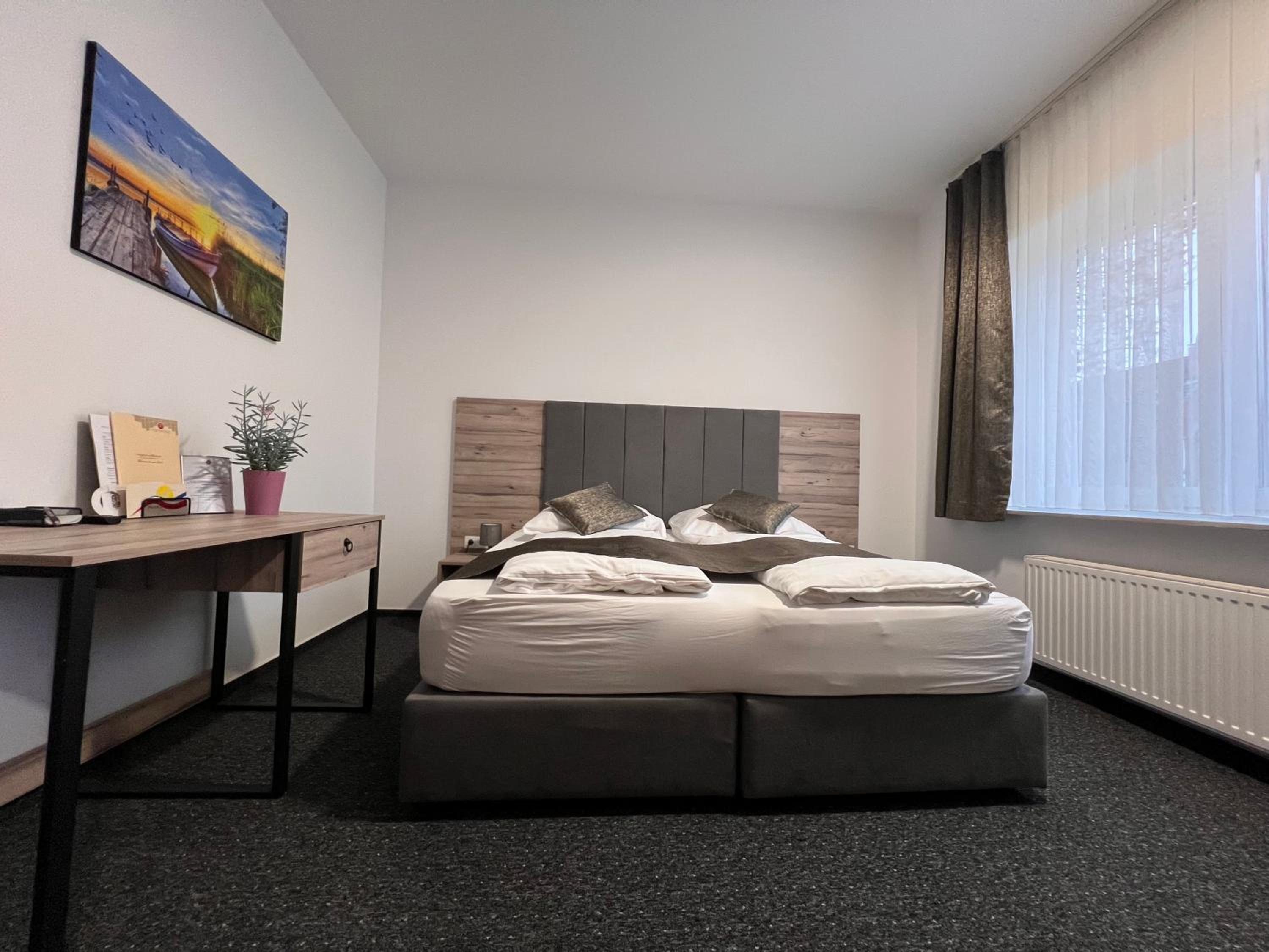 Double Room - Photo 2