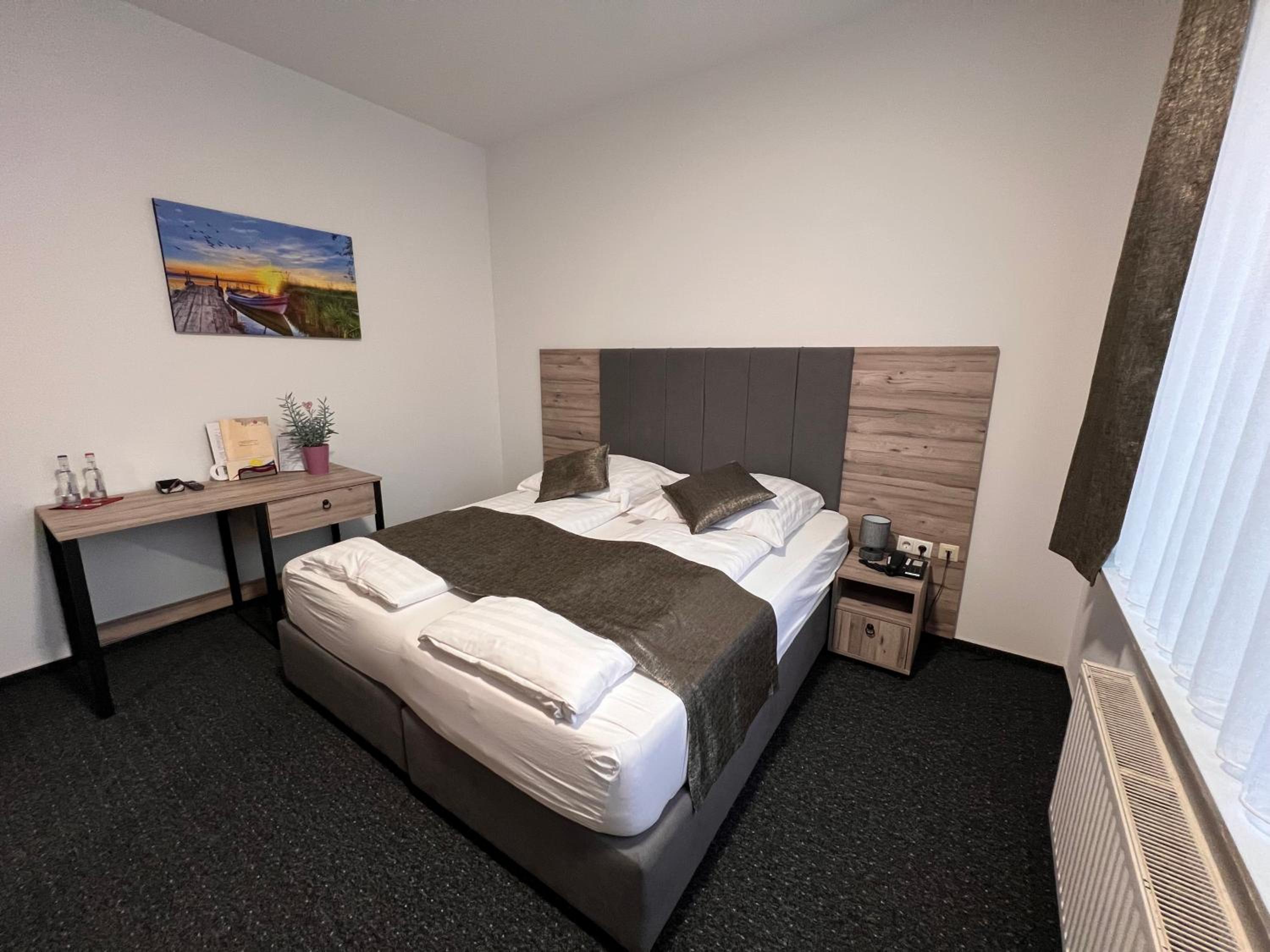 Double Room - Photo 3