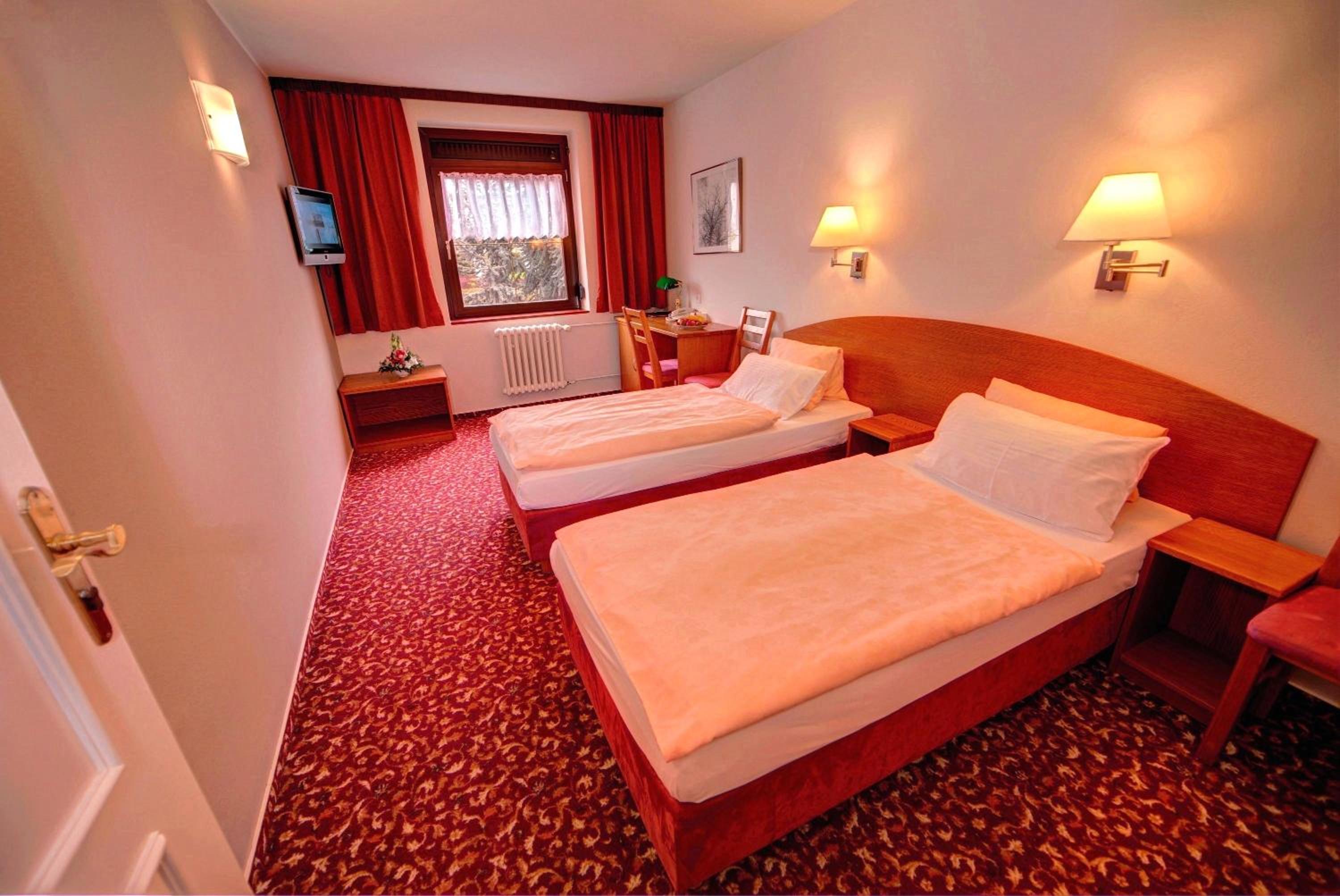 Double or Twin Room - Photo 2