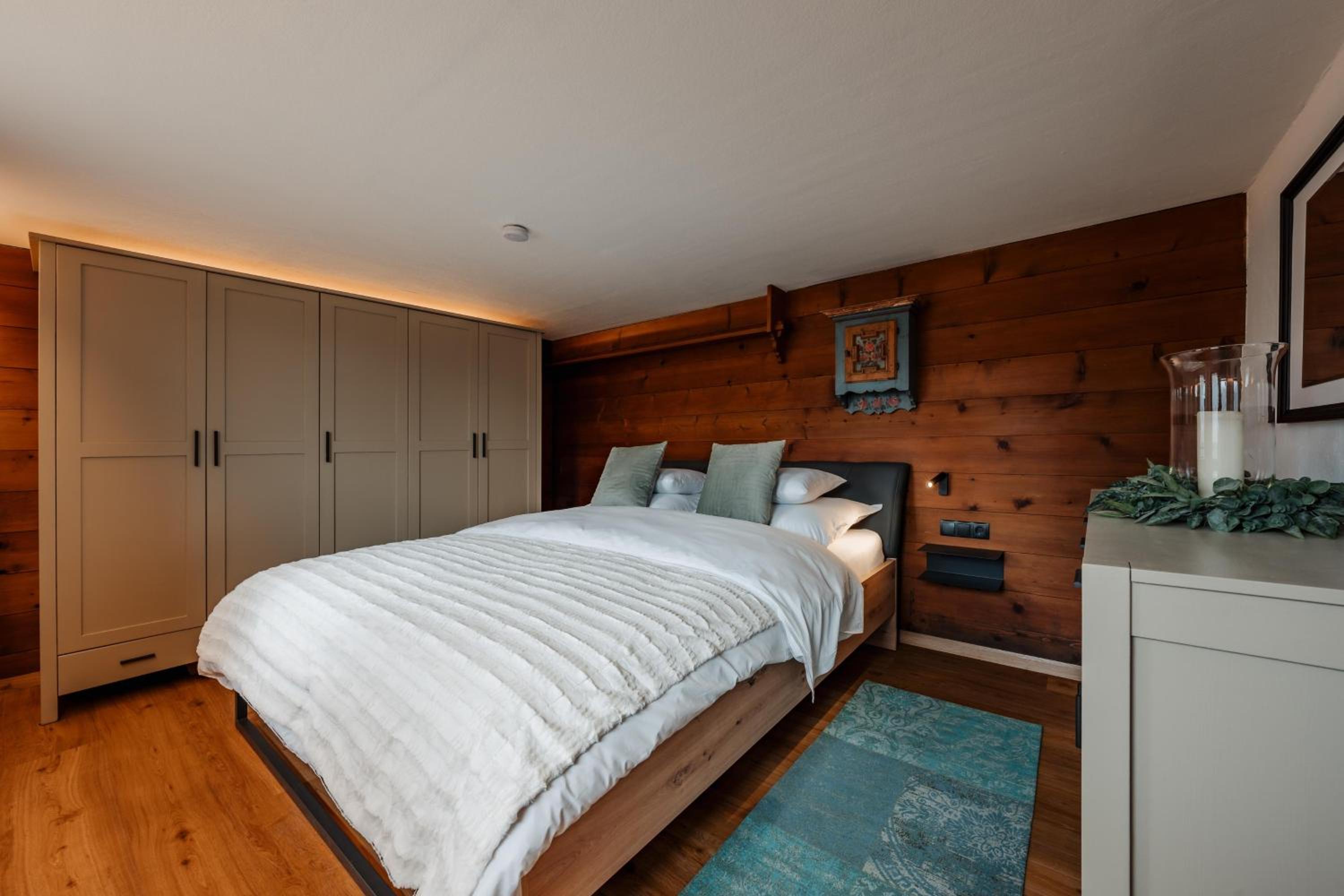 Two-Bedroom Apartment with Shower photo 1