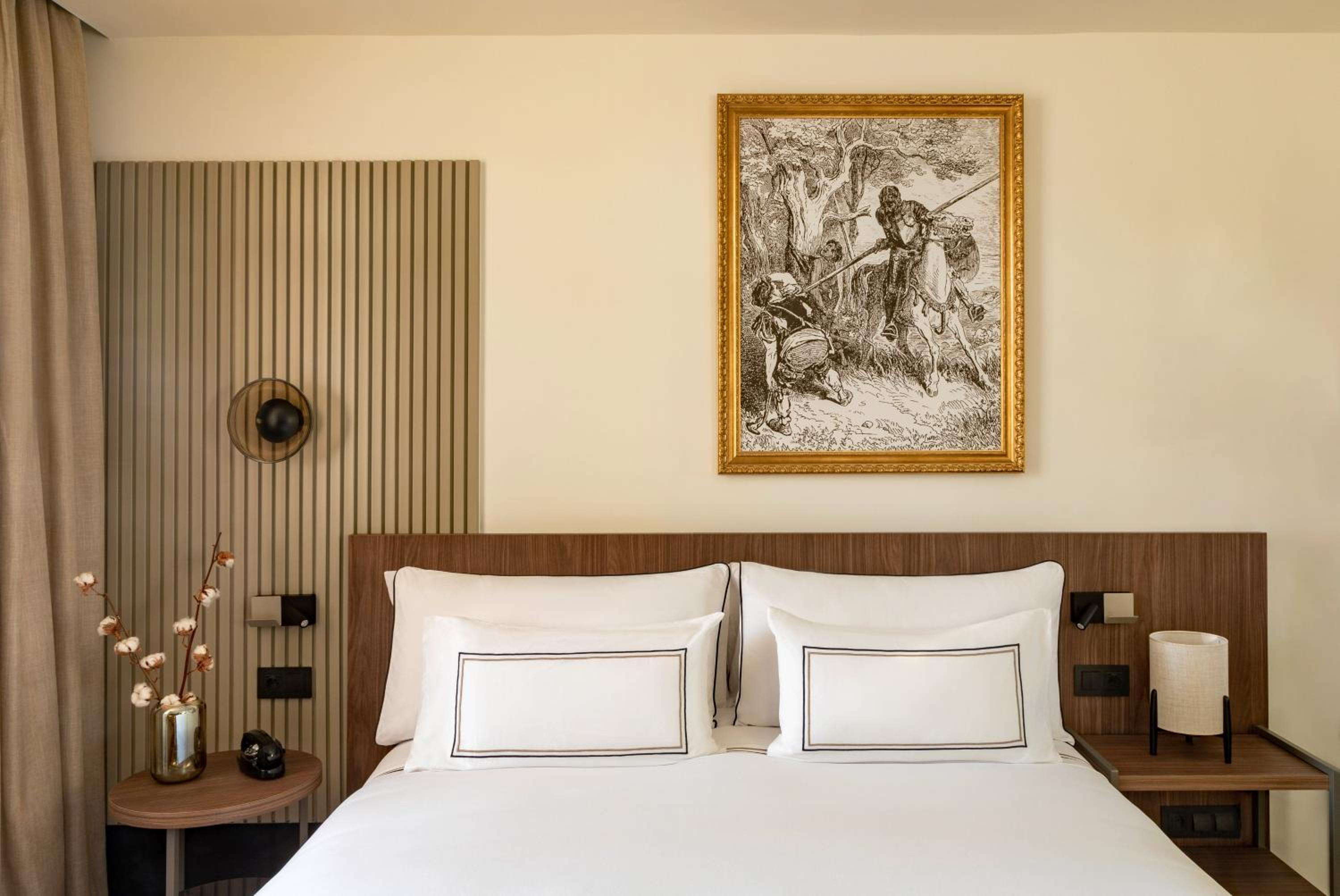 Deluxe Room - Photo 1