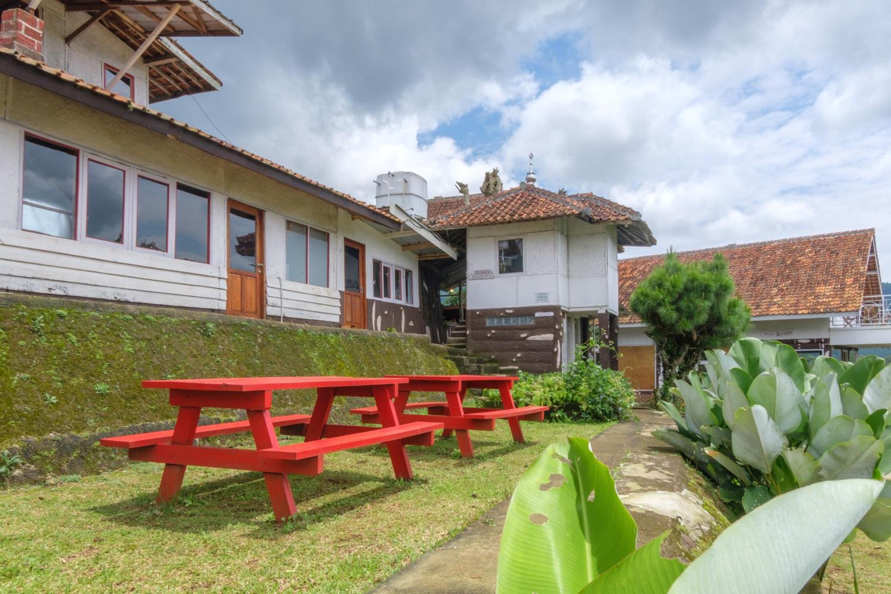 Three-Bedroom Villa photo 3