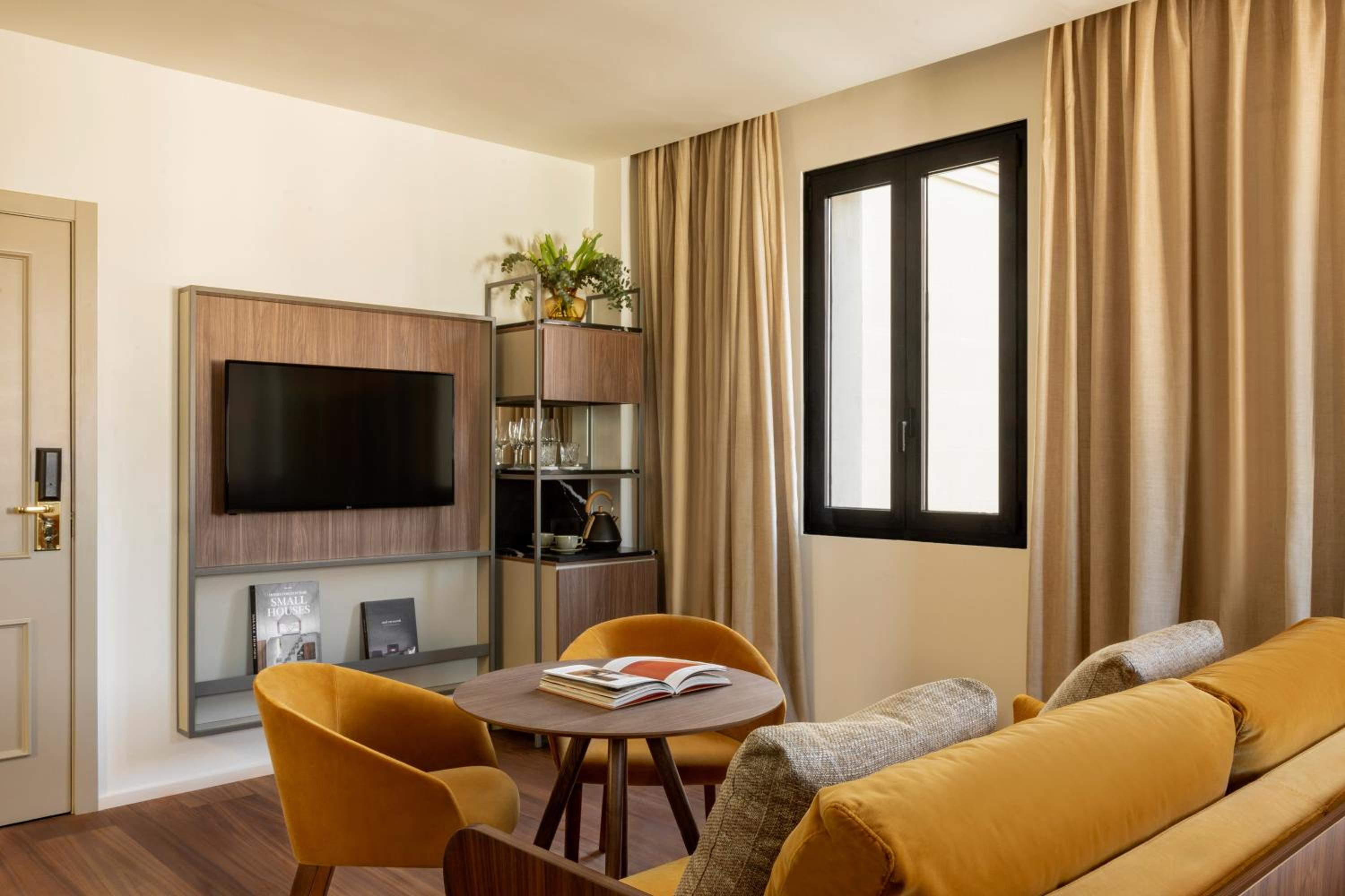 The Artist Junior Suite - Photo 3