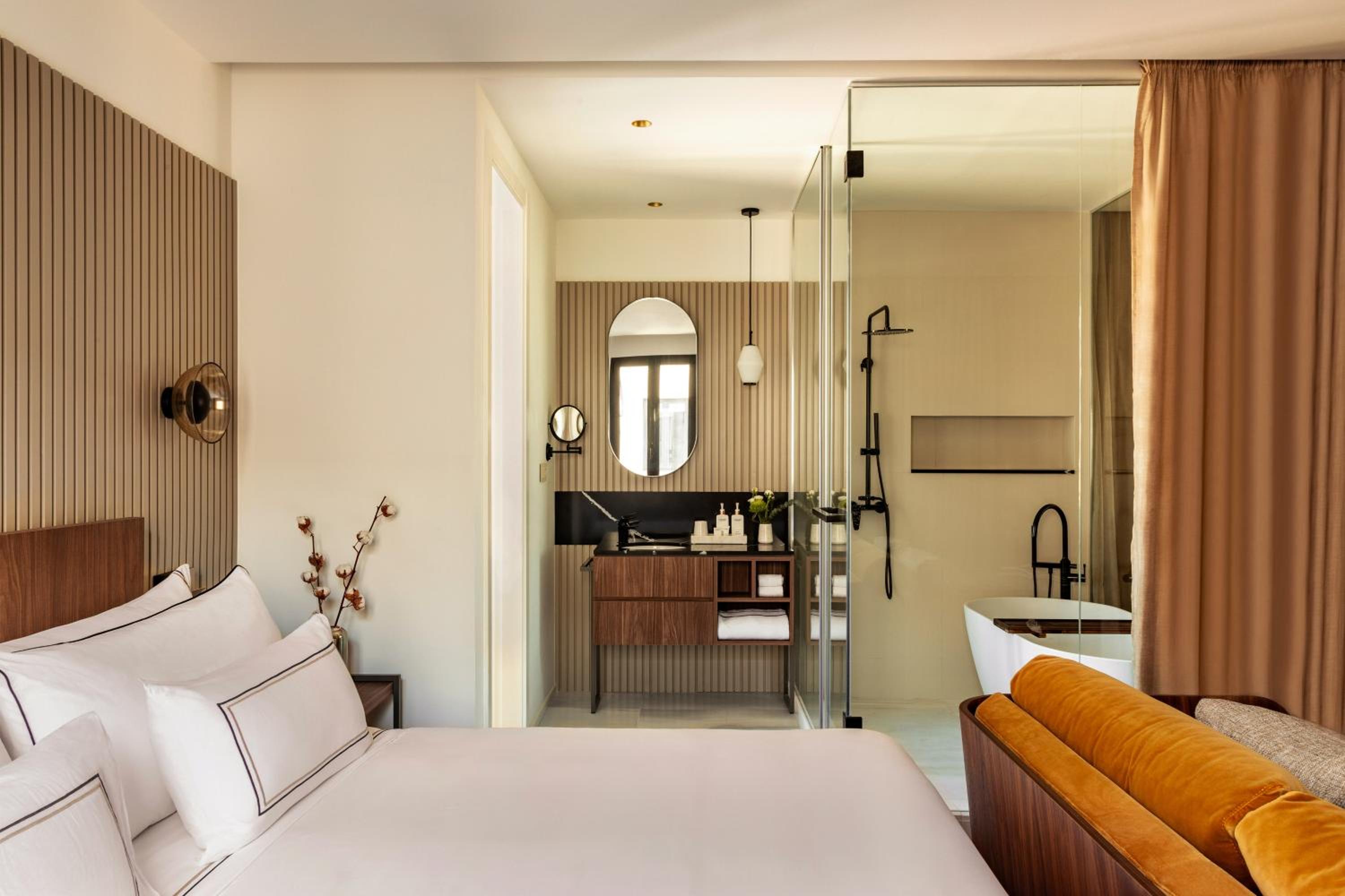 The Artist Junior Suite - Photo 1