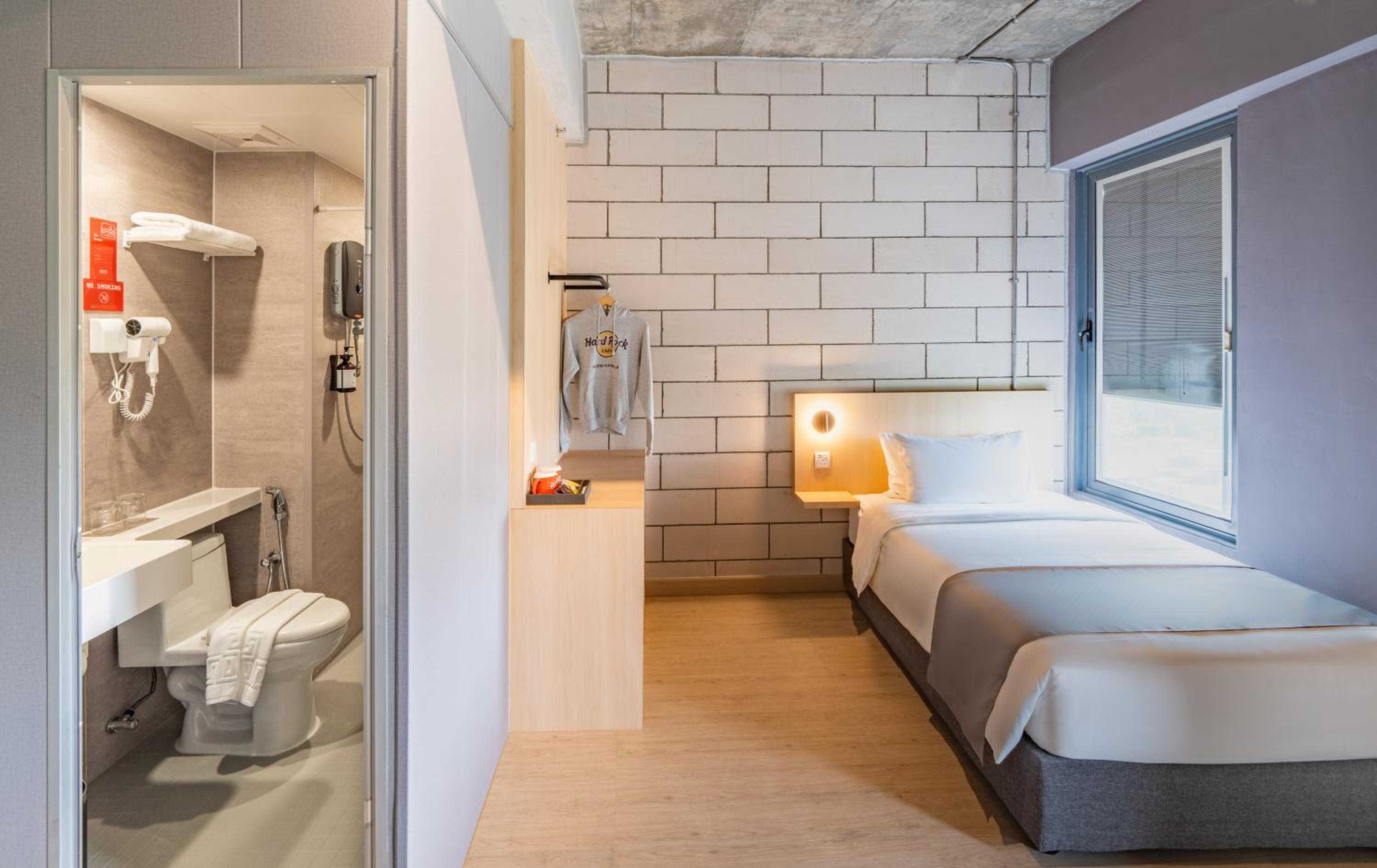 Standard Single Room