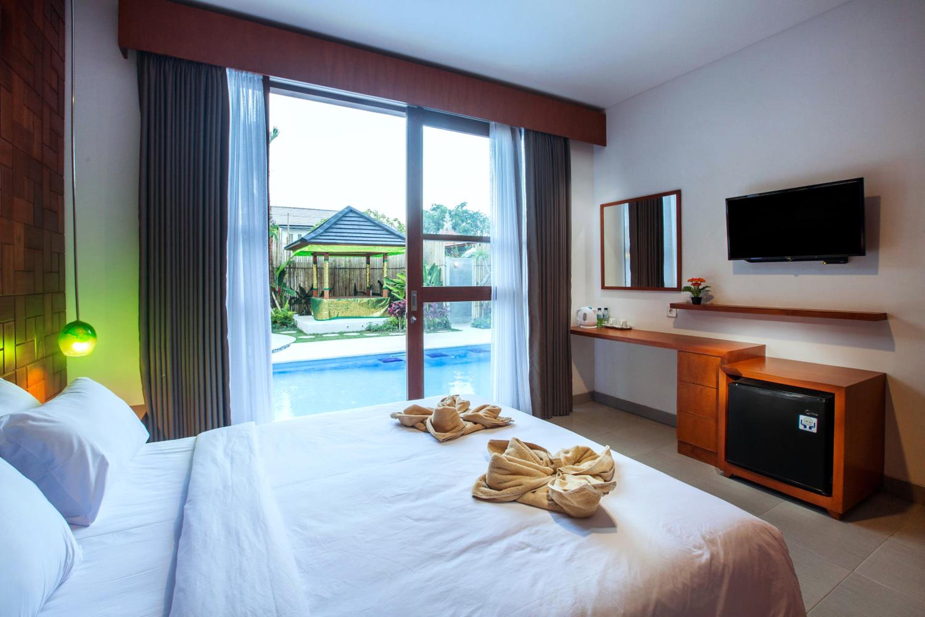 Double Room with Pool View photo 1