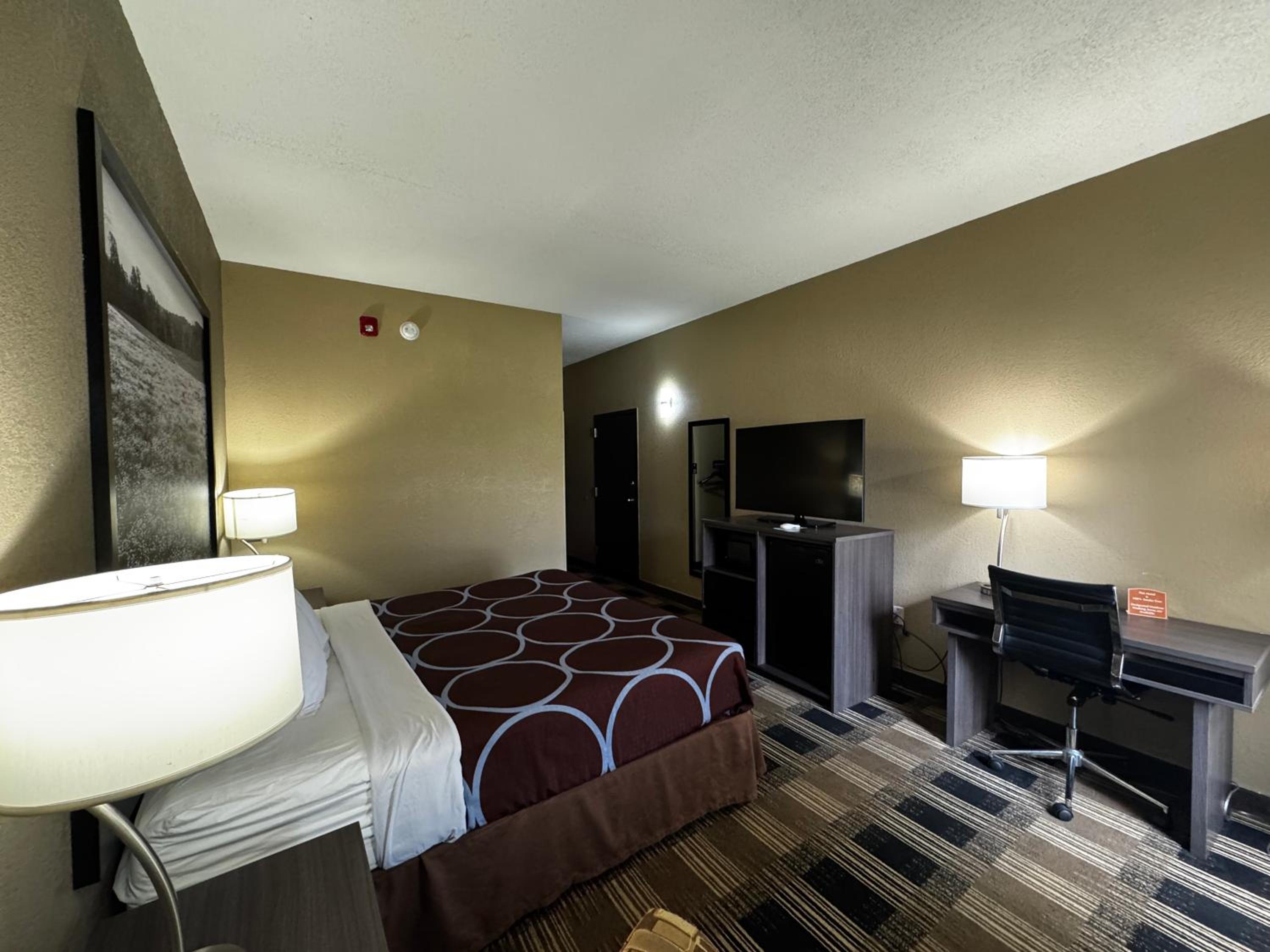 King Room - Mobility Access/Non-Smoking photo 2