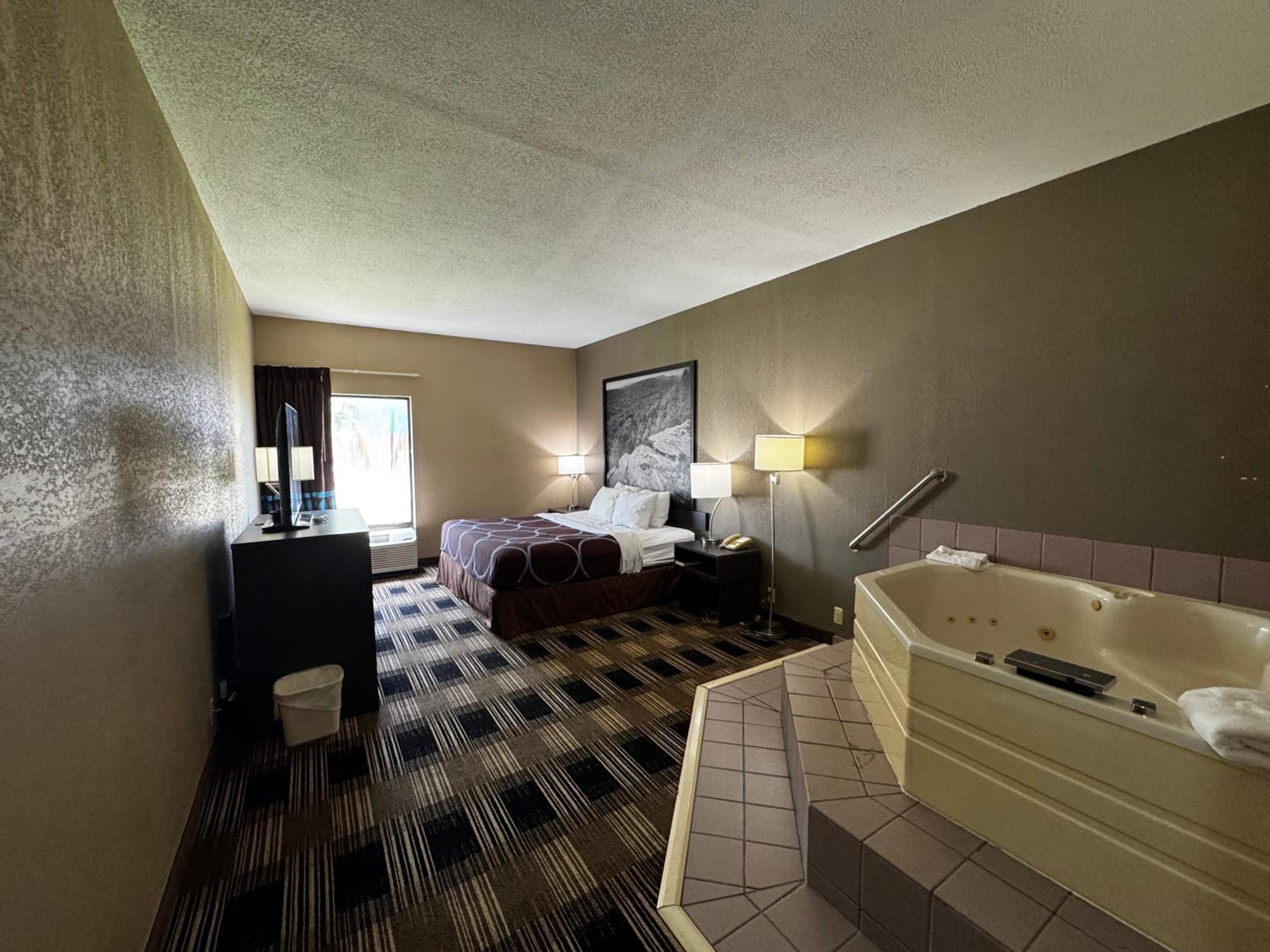 Standard King Room - Non-Smoking photo 2