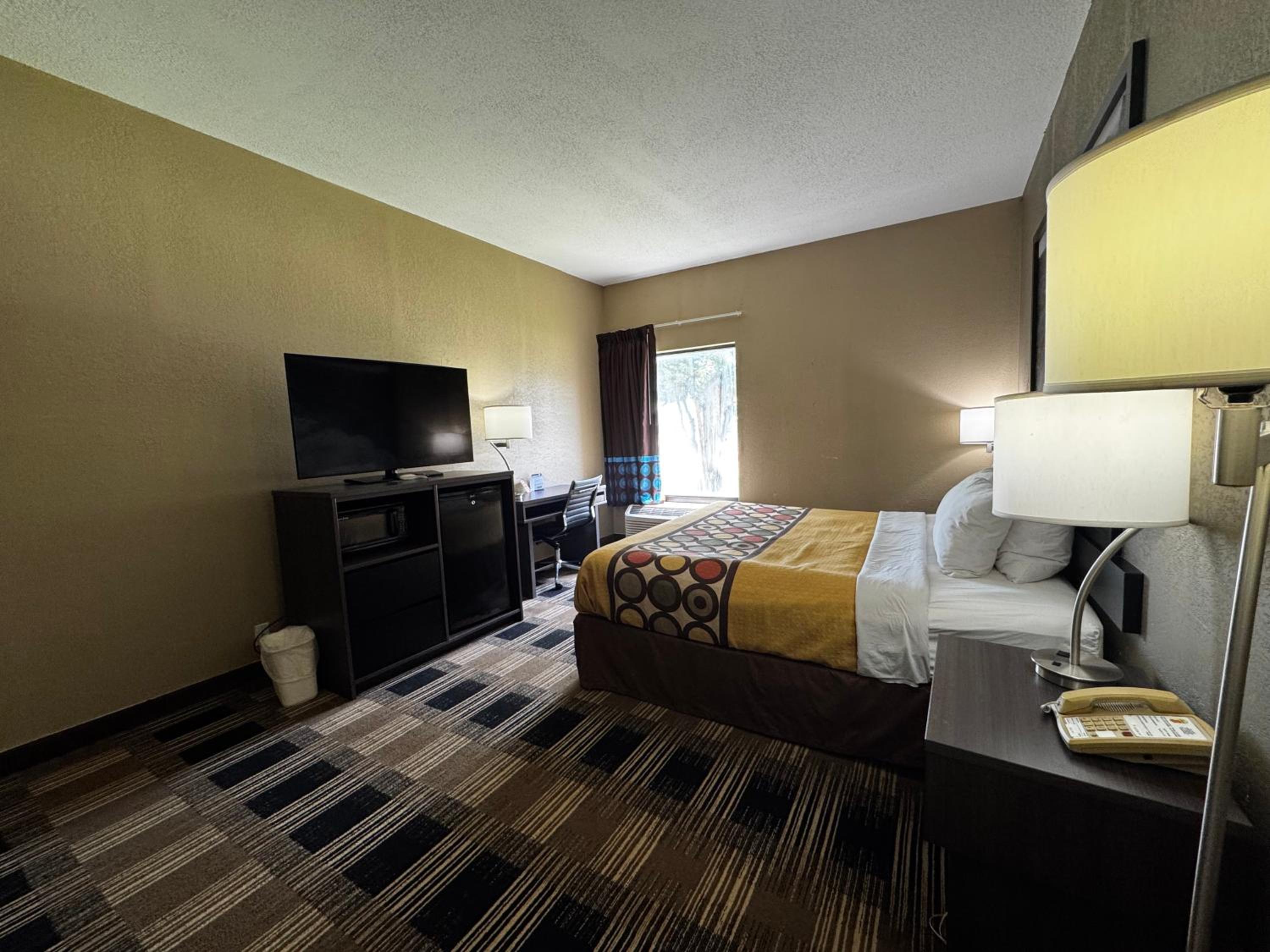 Standard King Room - Non-Smoking photo 3