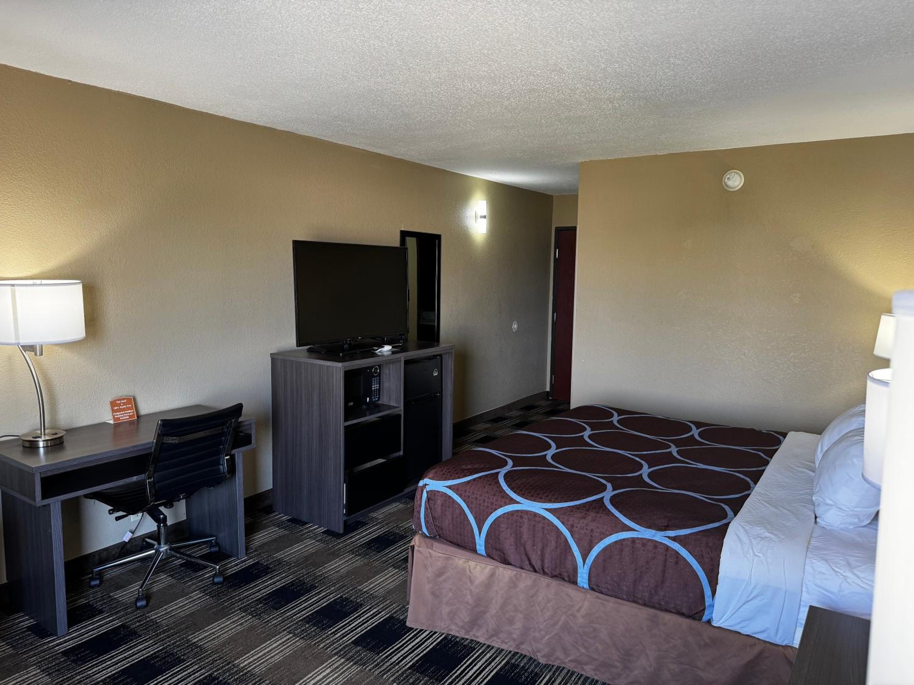 King Room - Non-Smoking photo 2