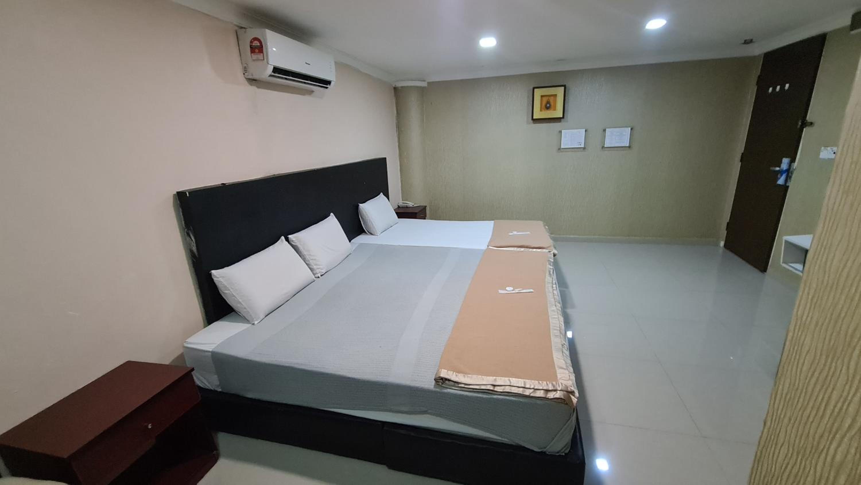 Standard Triple Room - Photo 3