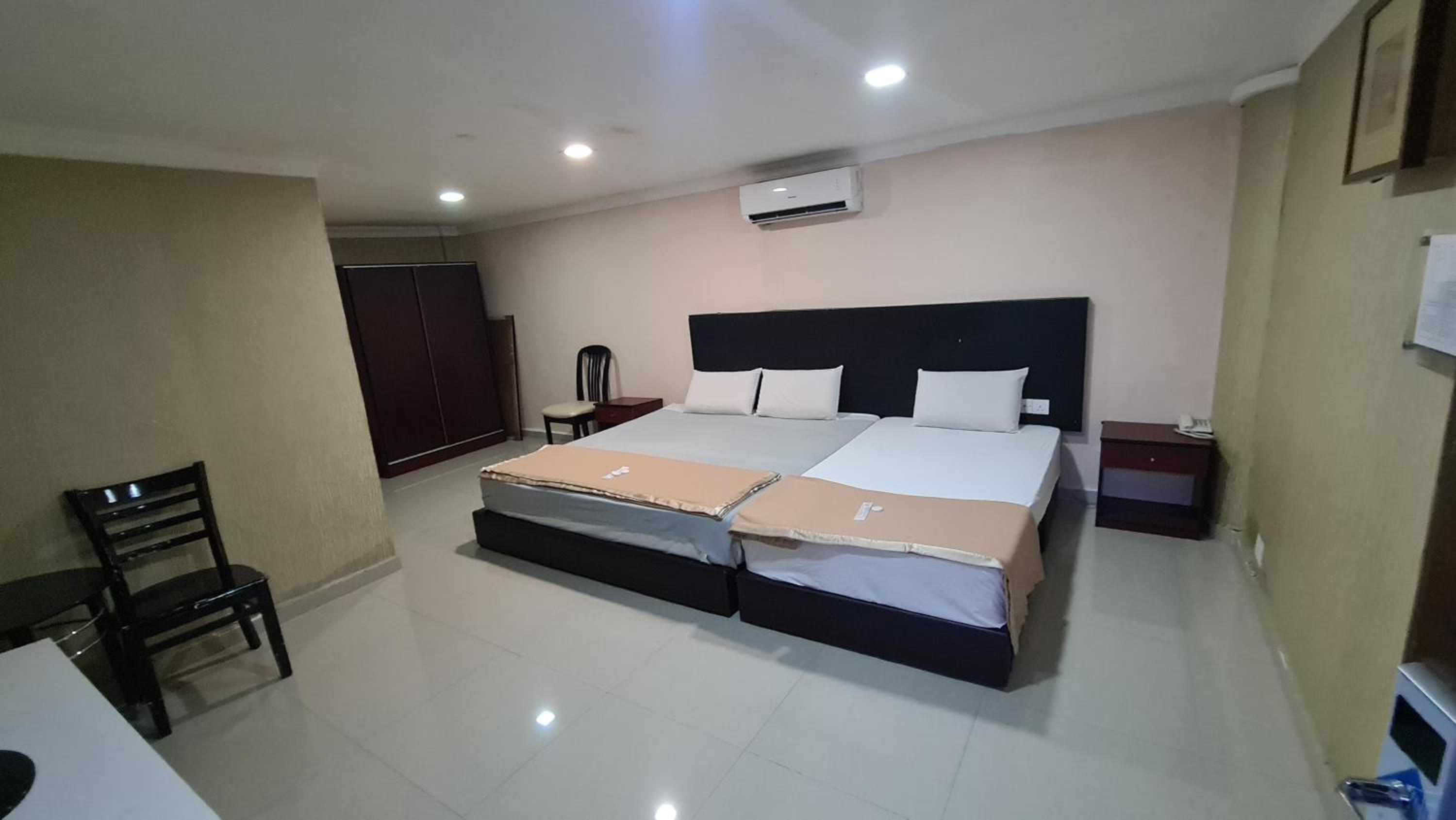 Standard Triple Room - Photo 6