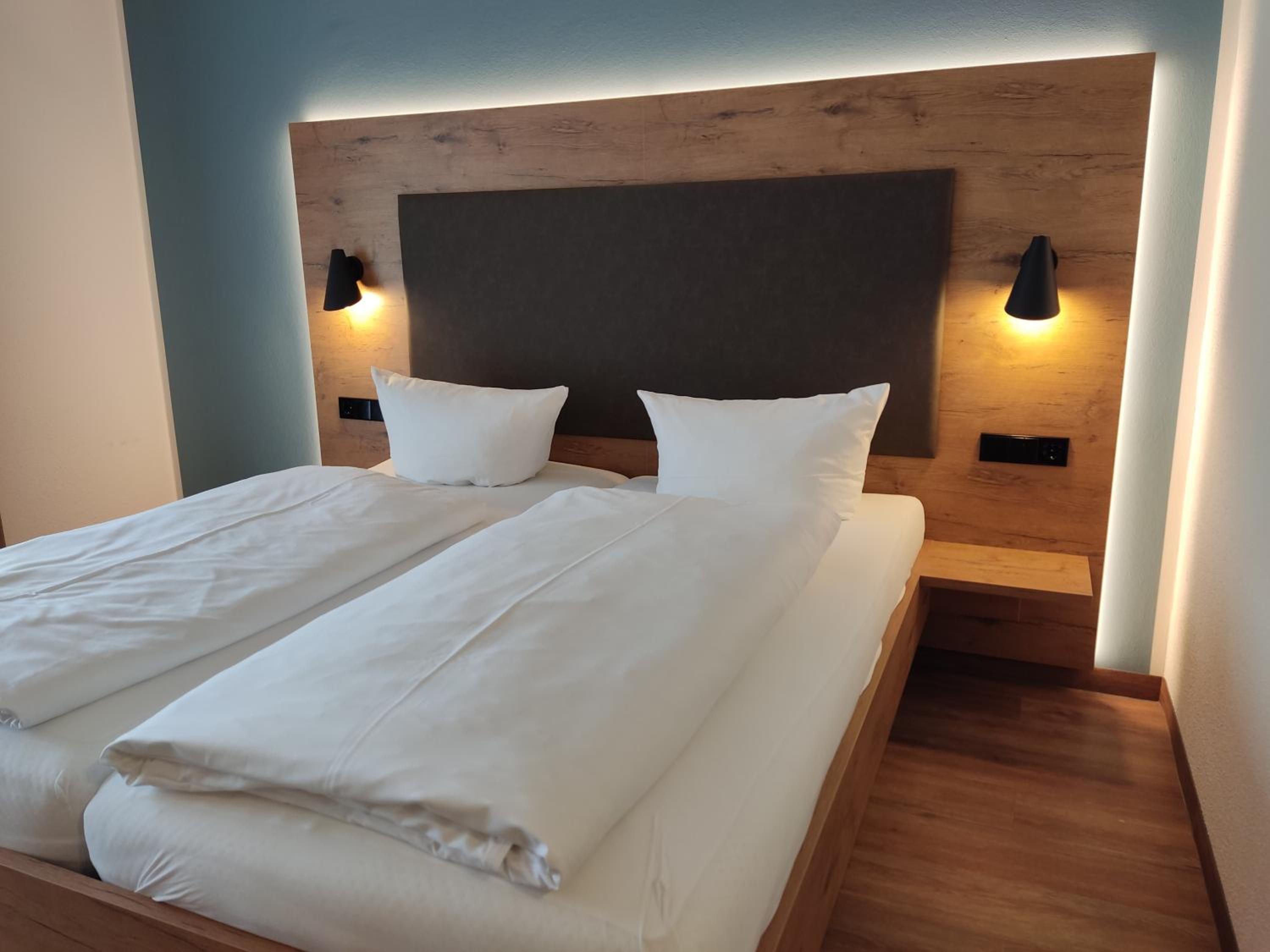 Comfort Double Room with Balcony - Photo 6