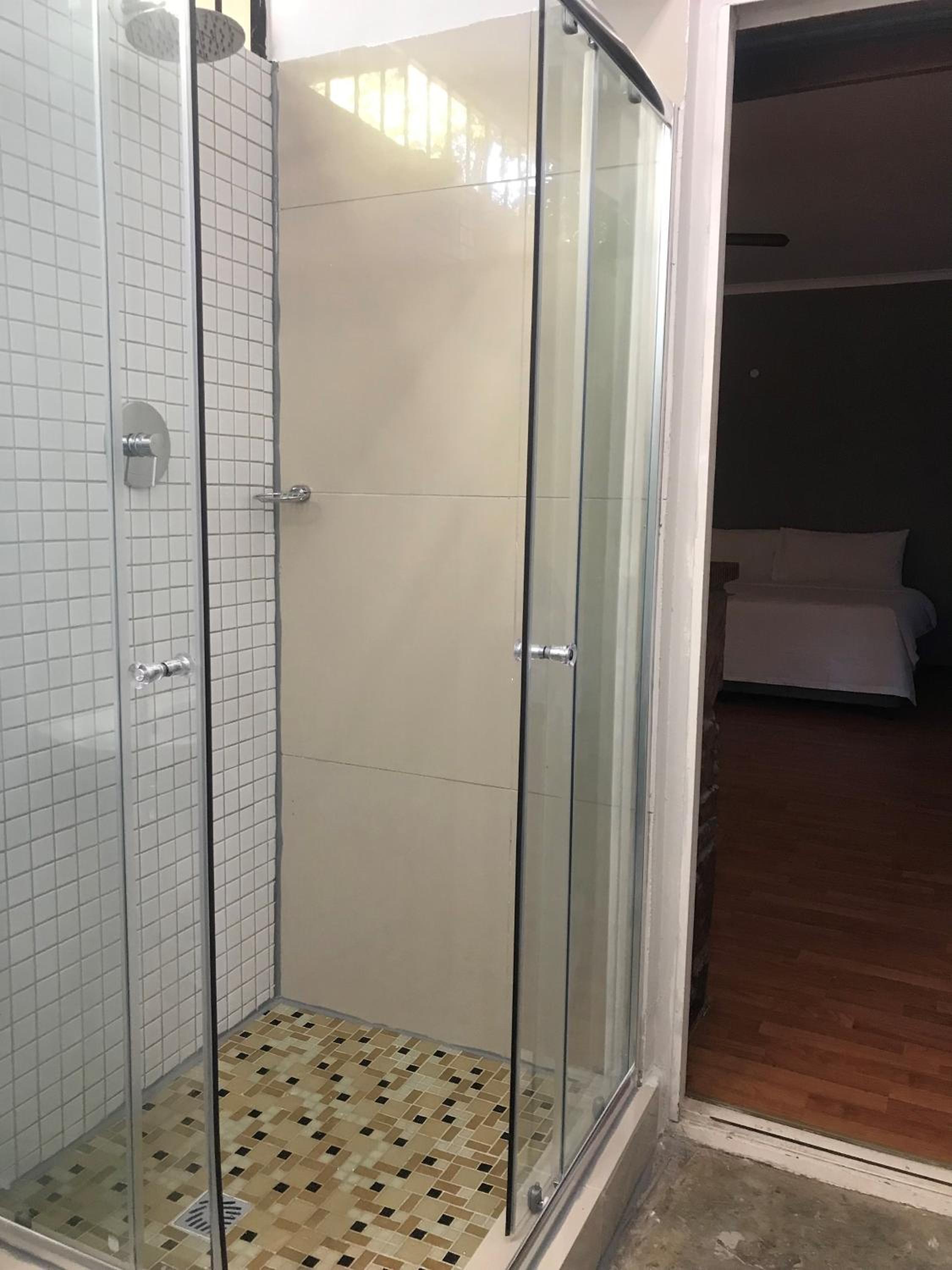 Double Room with Park View - Photo 6