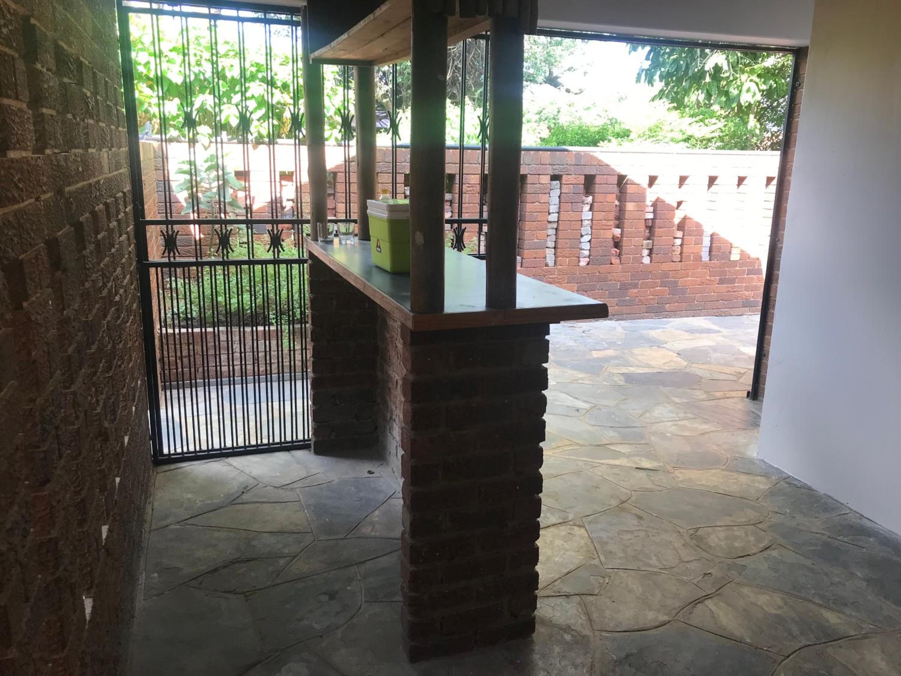 Double Room with Park View - Photo 8