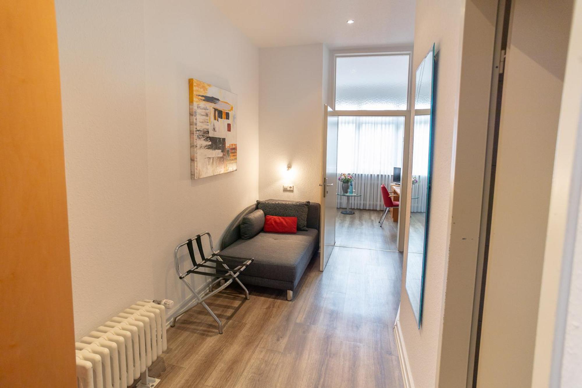 Superior Double Room thumbnail 5