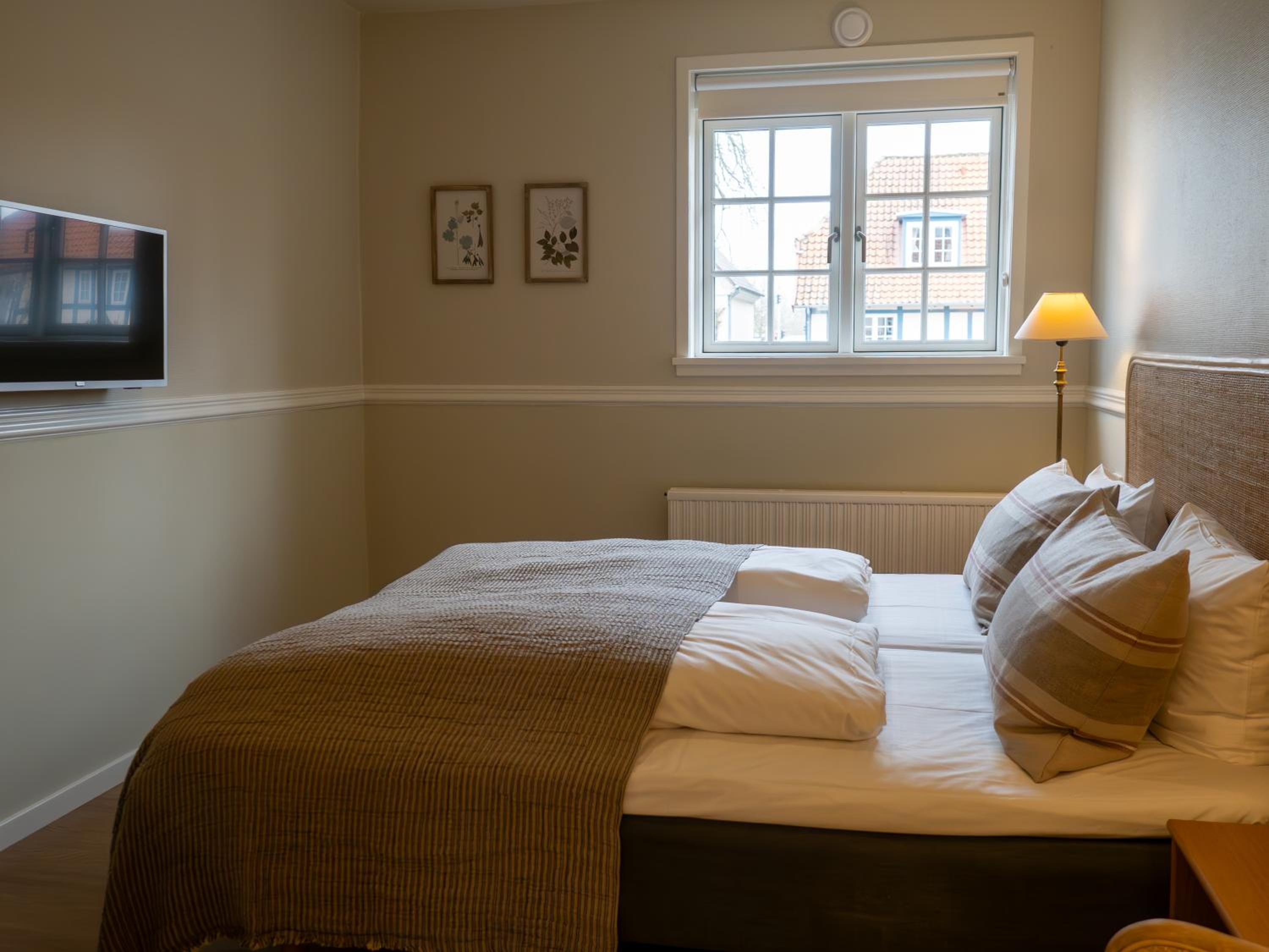 Standard Double Room - Photo 15