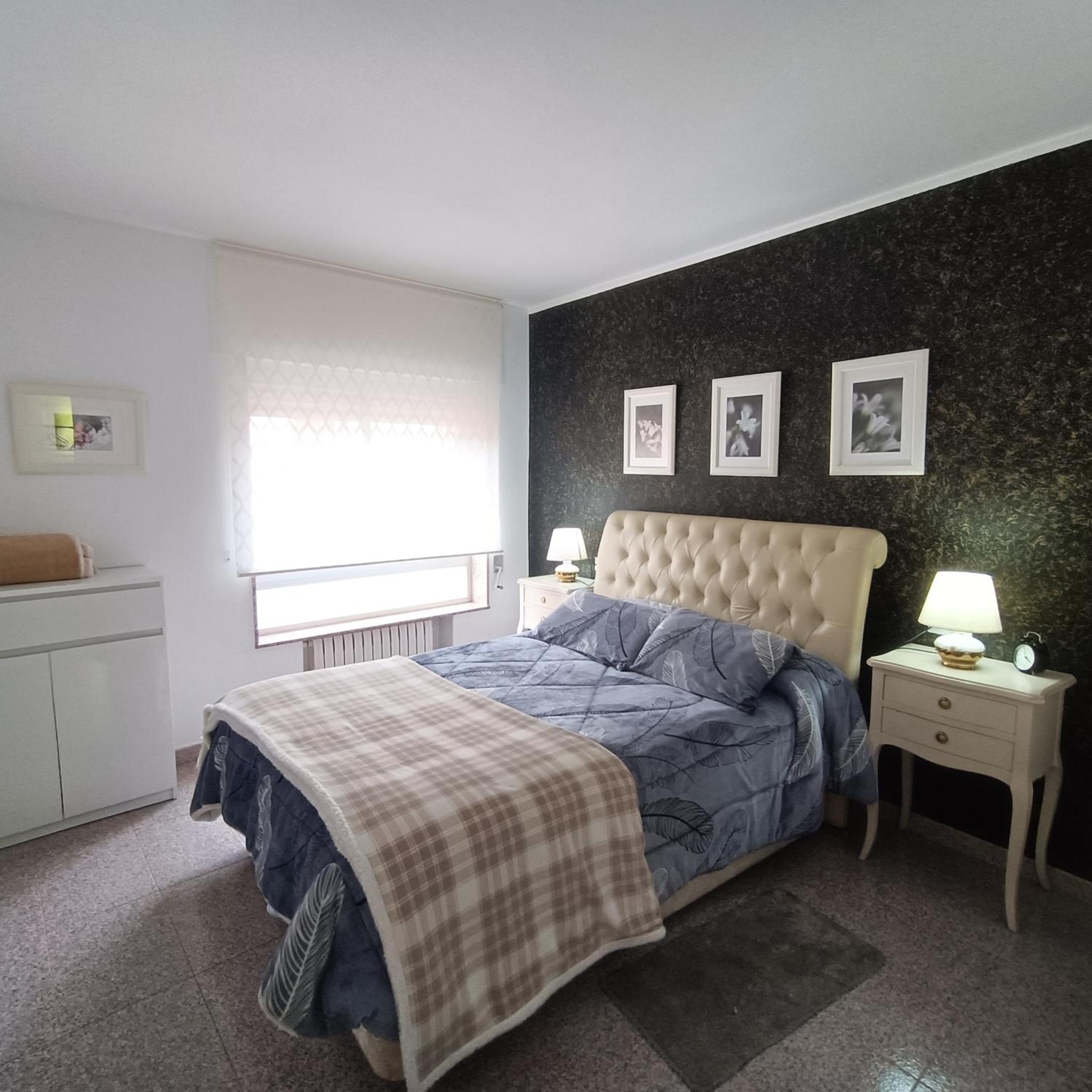 Three-Bedroom Apartment photo 2