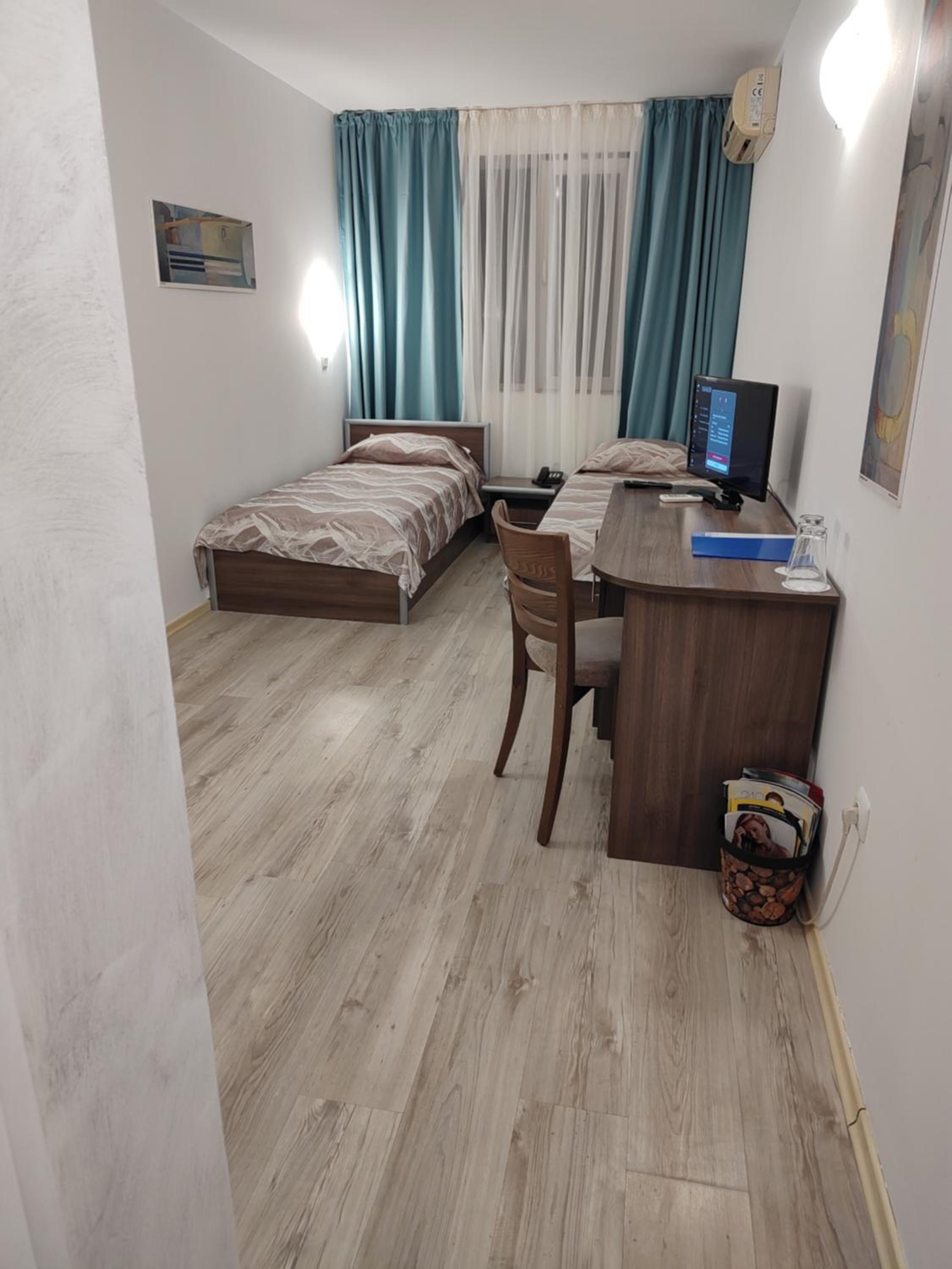 Double or Twin Room - Photo 10