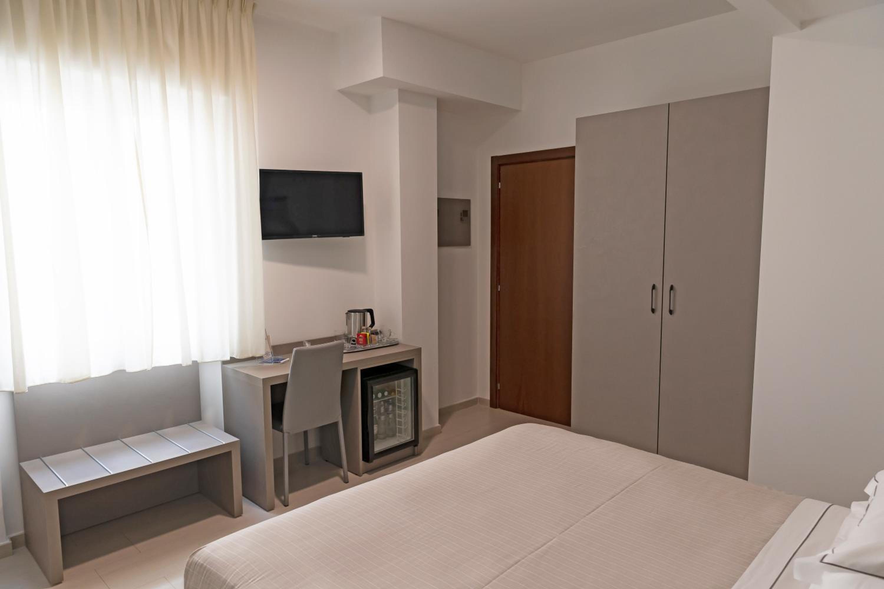 Triple Room - Disability Access - Photo 6