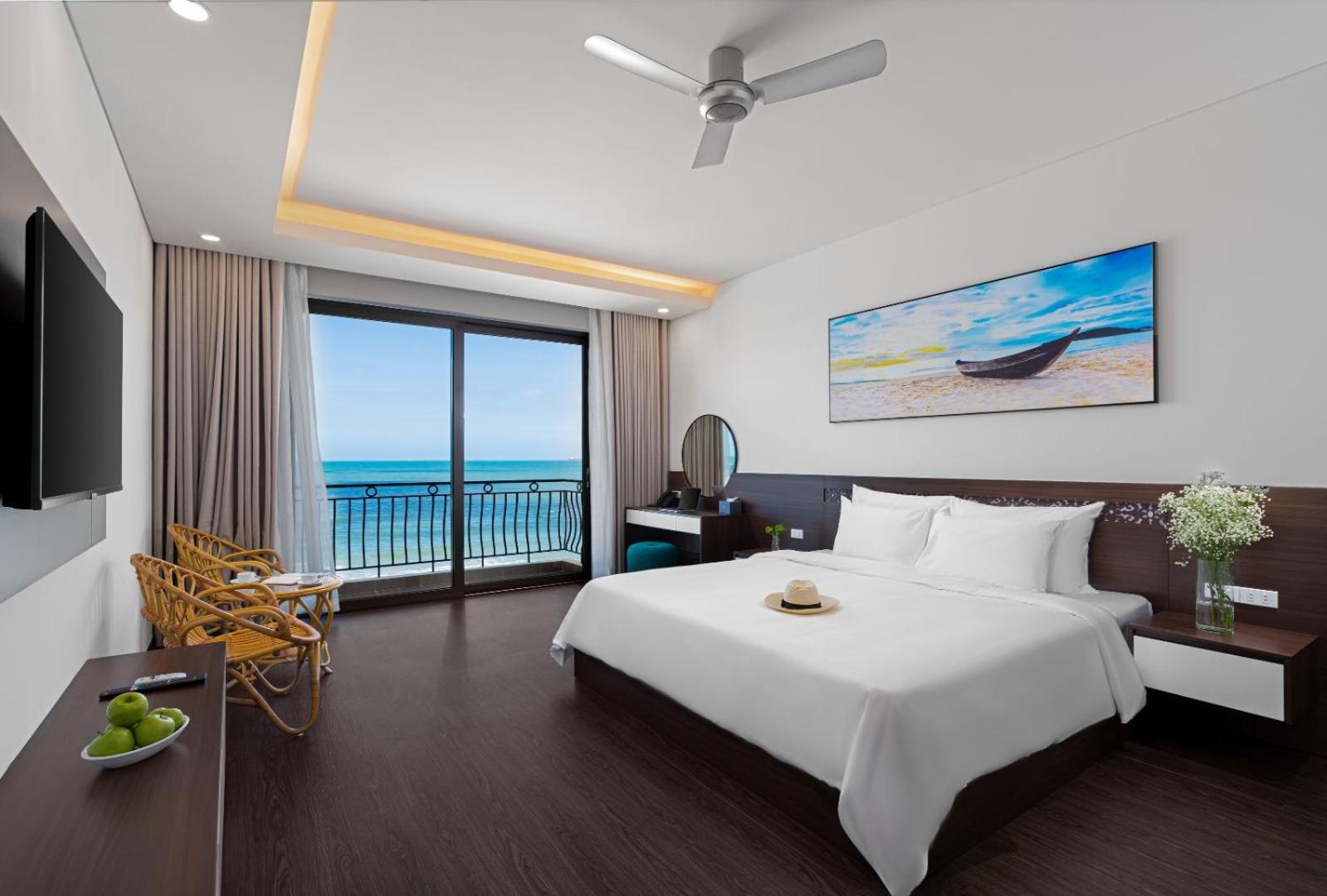 Double Room with Sea View photo 3