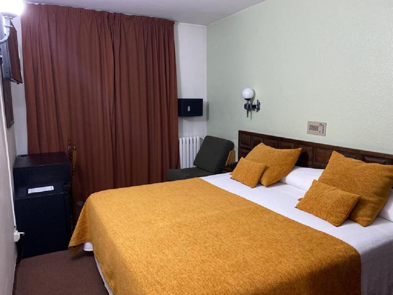 Standard Double Room photo 3