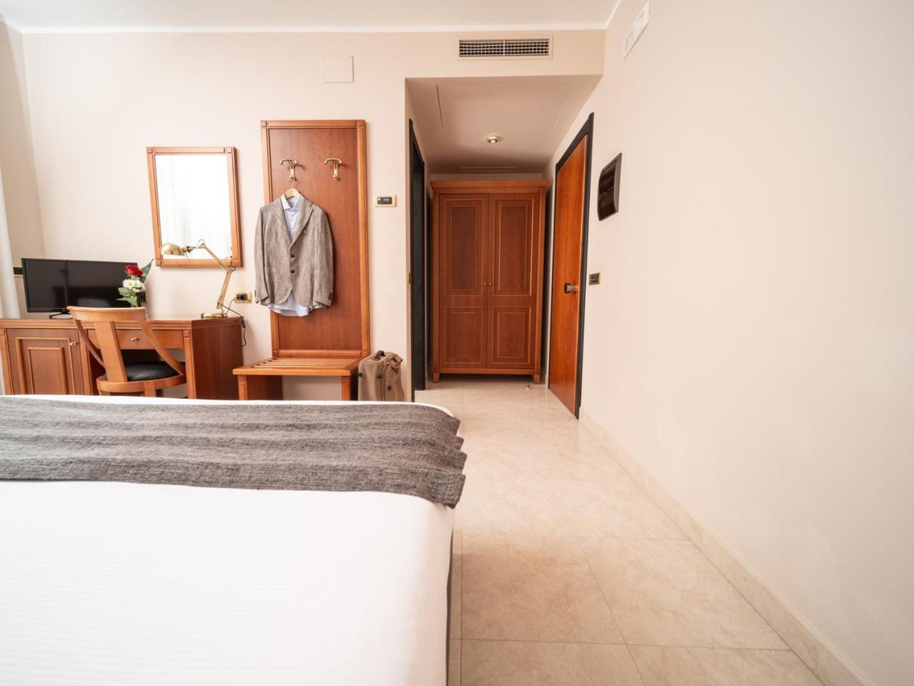 Double Room - Photo 31
