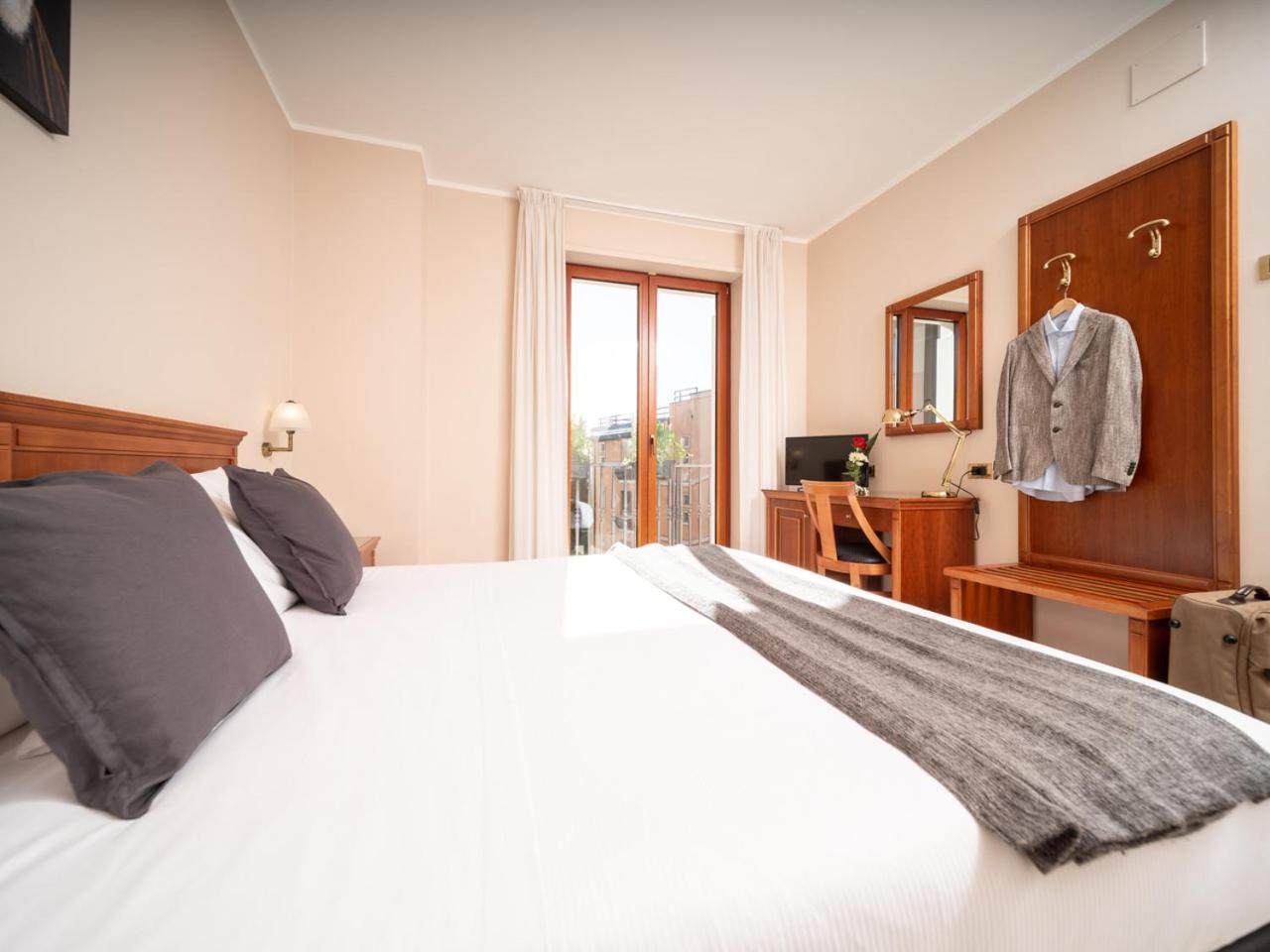 Double Room - Photo 32
