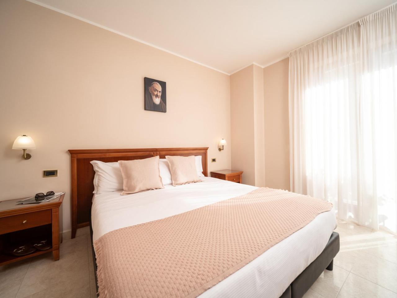Double Room - Photo 15