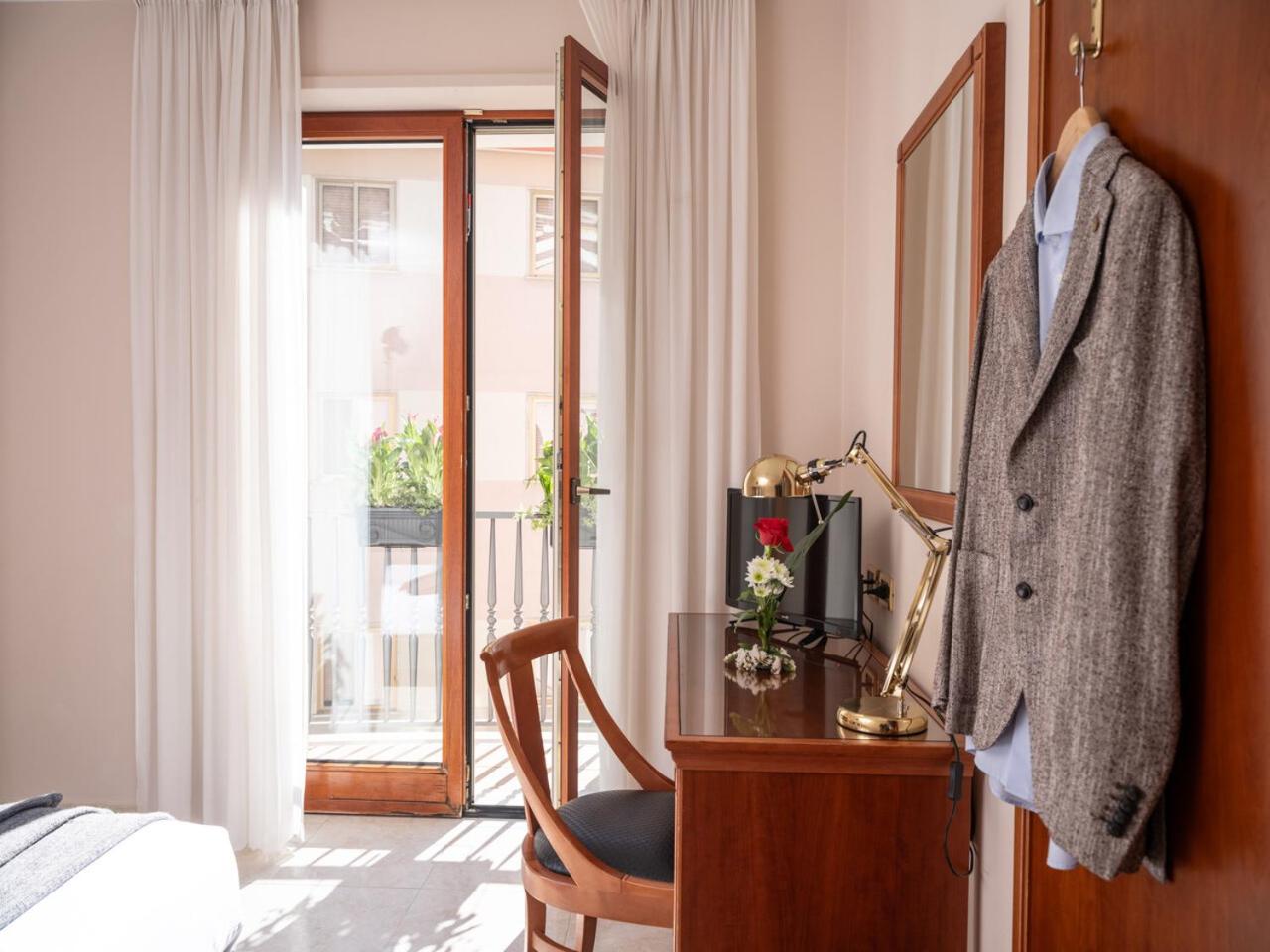 Double Room - Photo 14