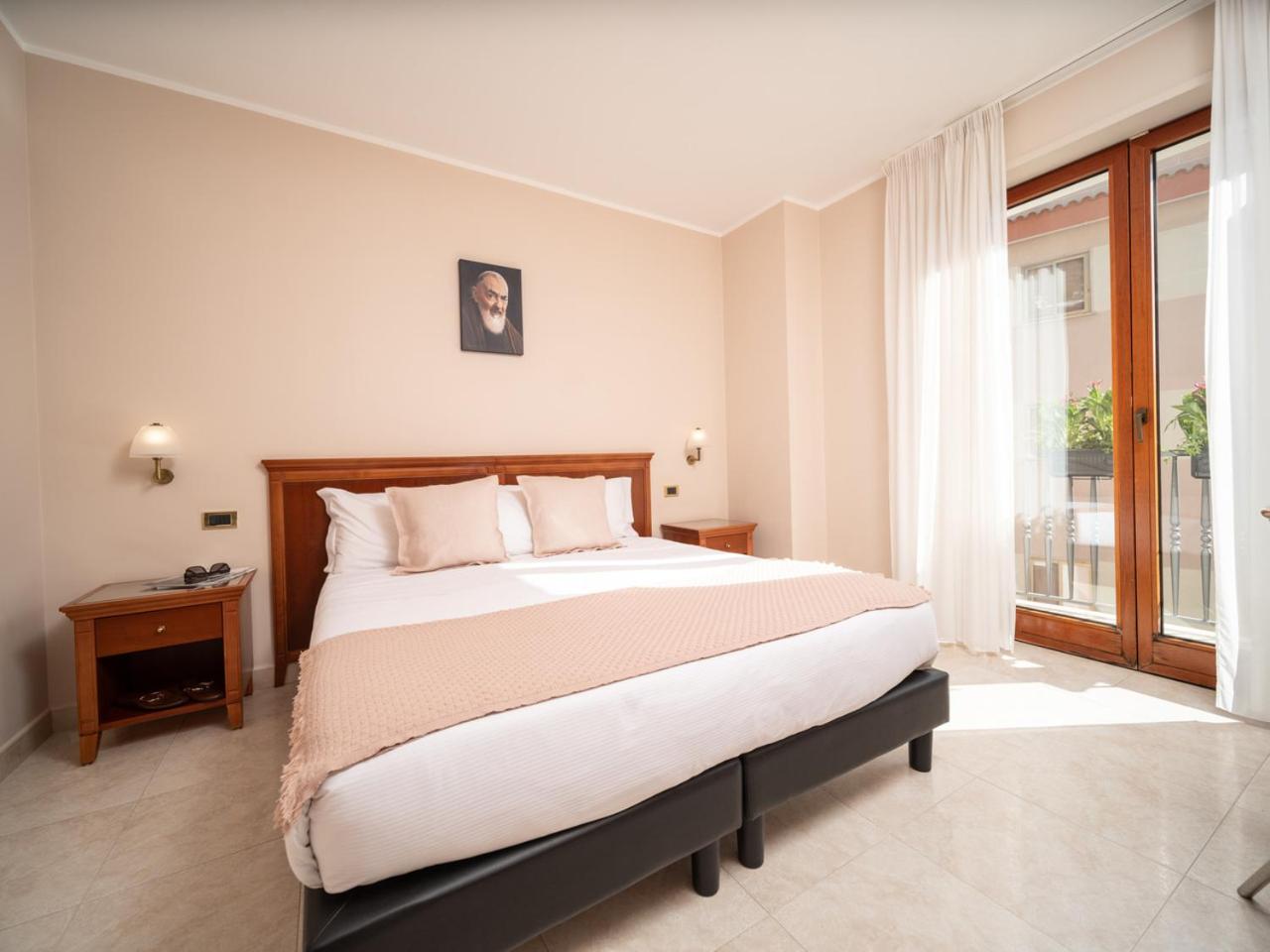 Double Room - Photo 18