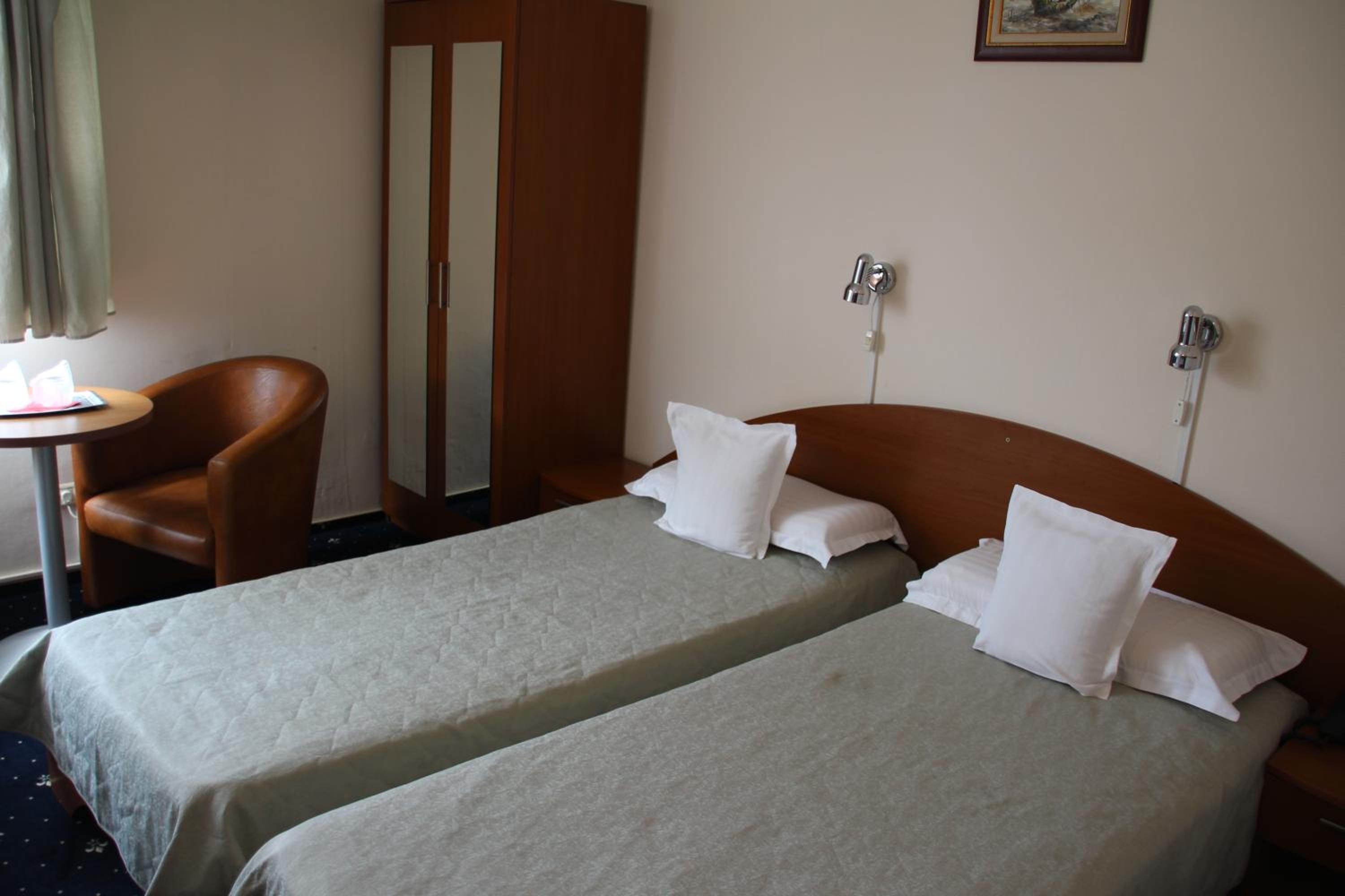 Double Or Twin Room - Photo 11