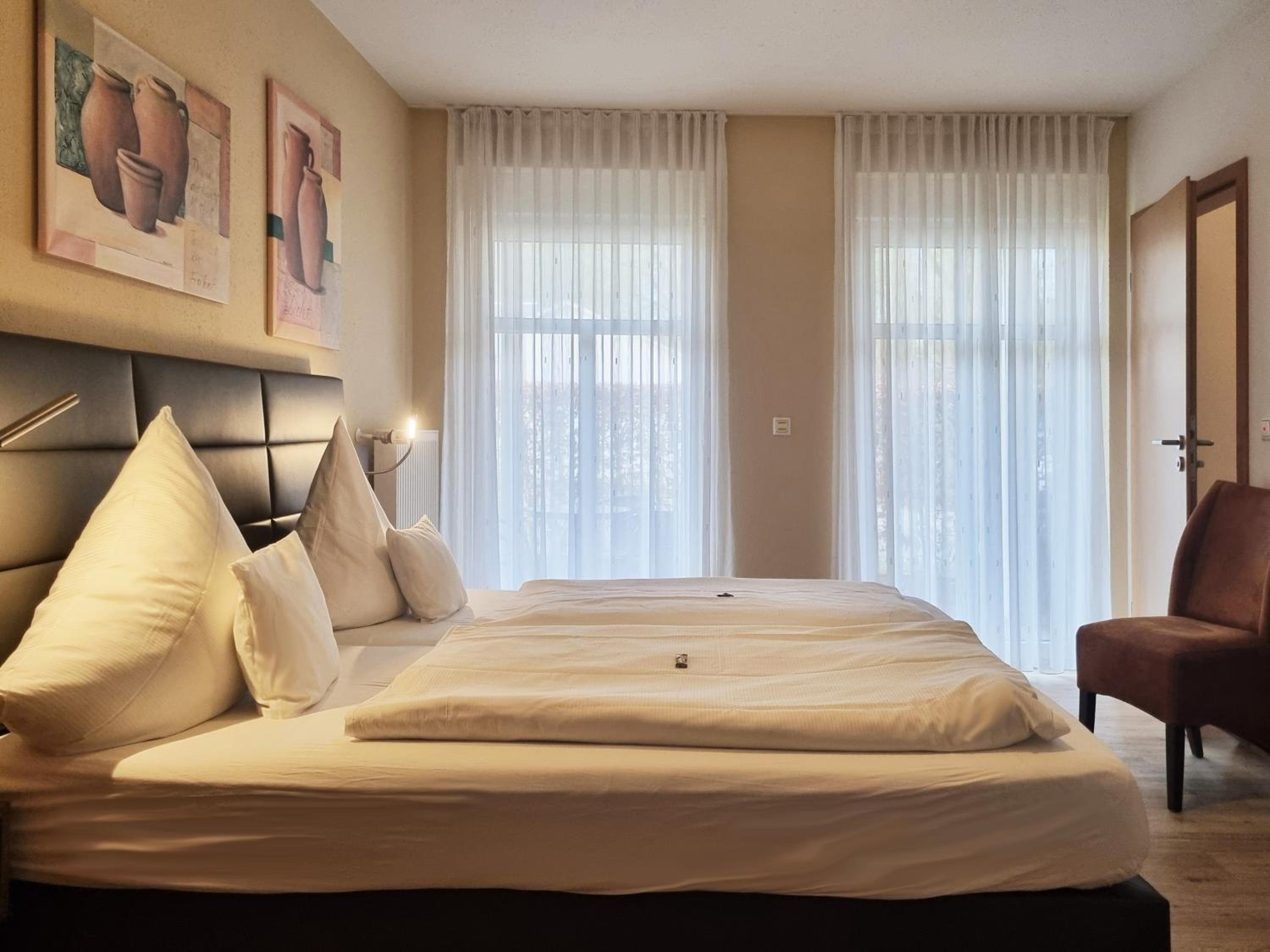 Double Room with Balcony or Terrace - Photo 12