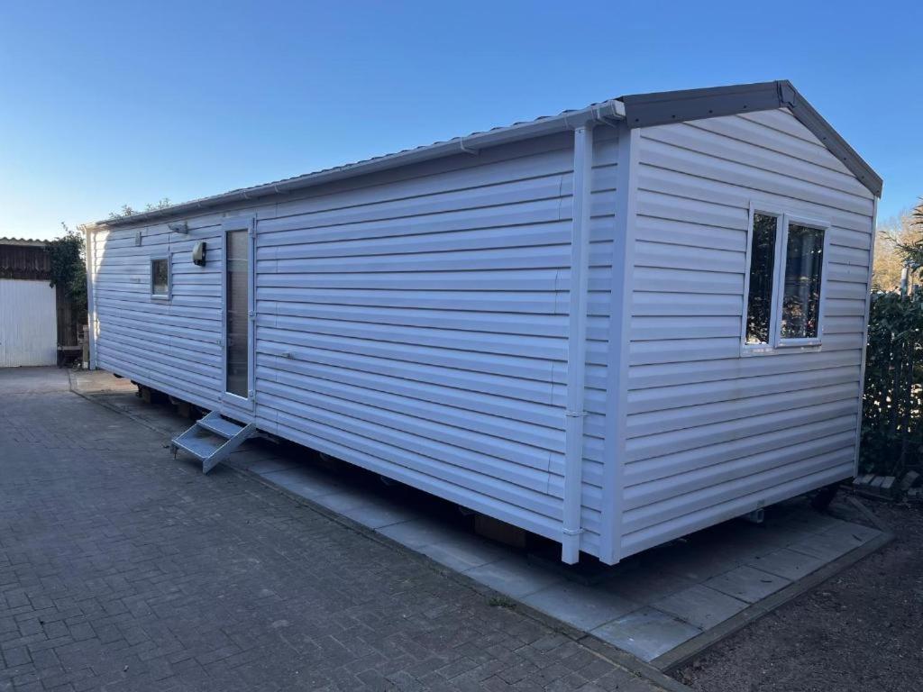 Mobile Home - Photo 4