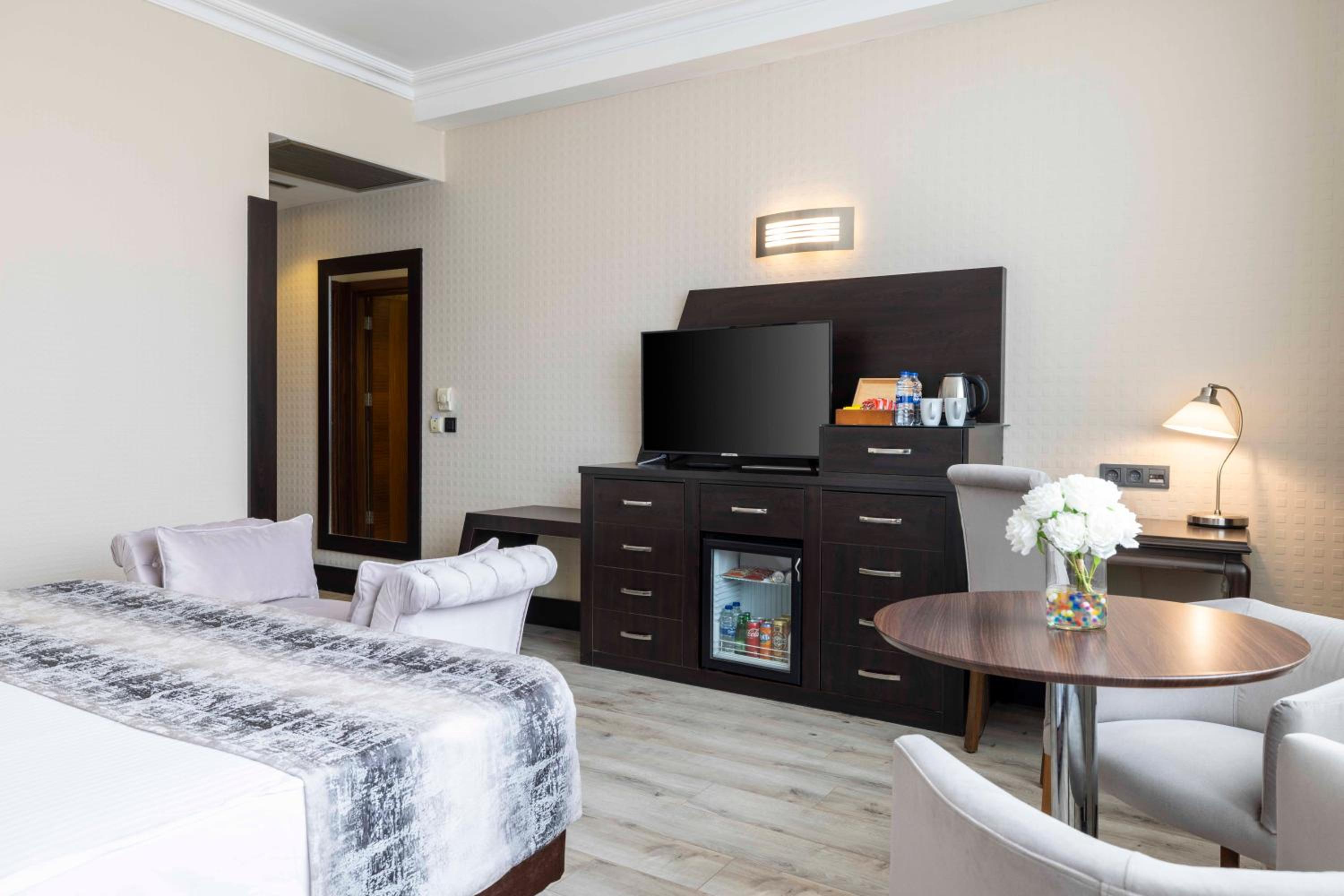Standard Double or Twin Room photo 1