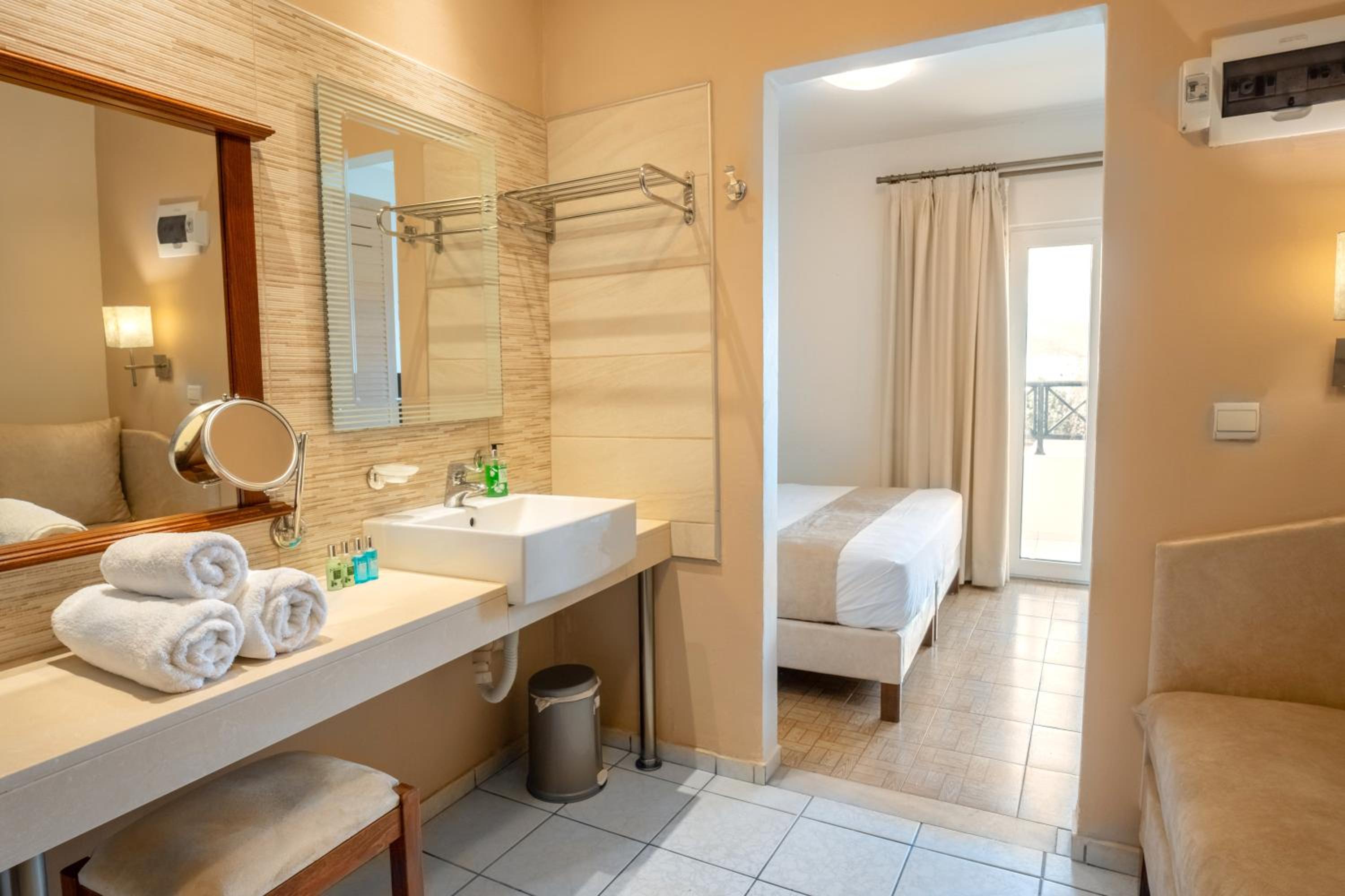 Double or Twin Room - Photo 1
