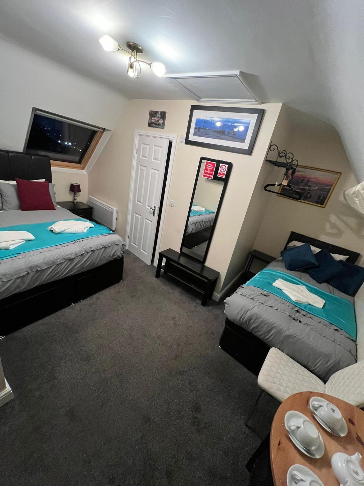 Deluxe Room (2 Adults + 1 Child) - Photo 24