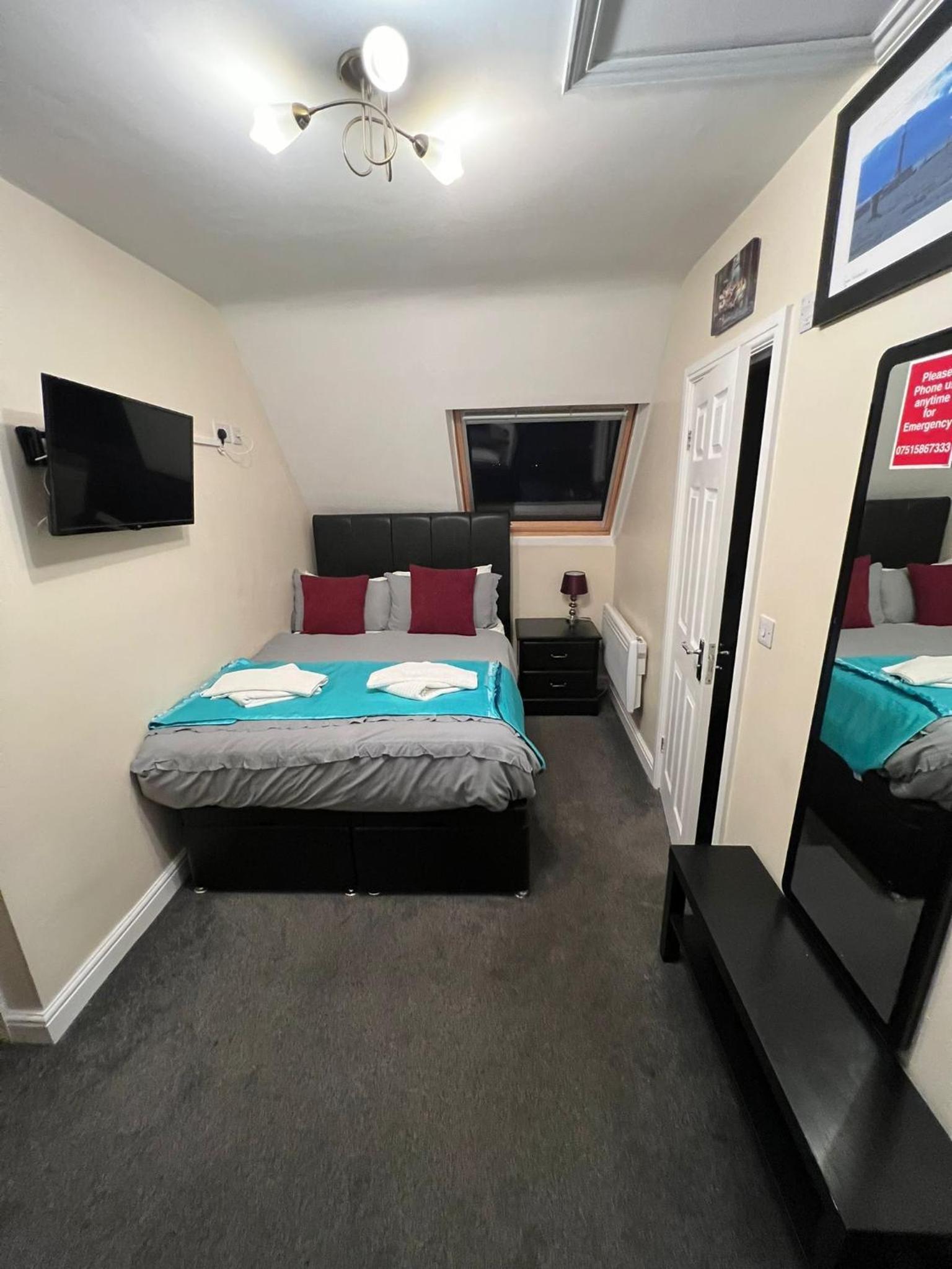 Deluxe Room (2 Adults + 1 Child) - Photo 26