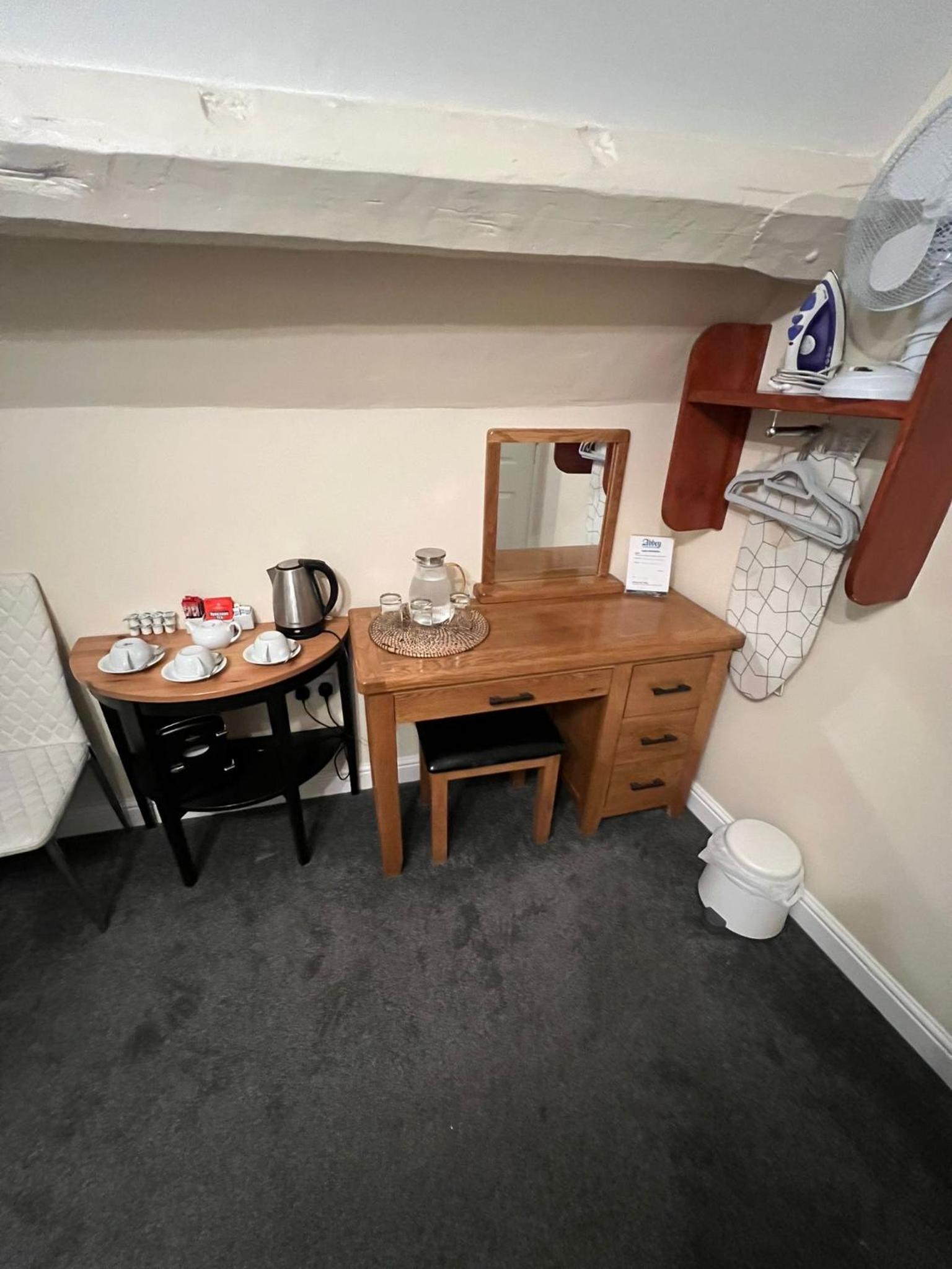 Deluxe Room (2 Adults + 1 Child) - Photo 28