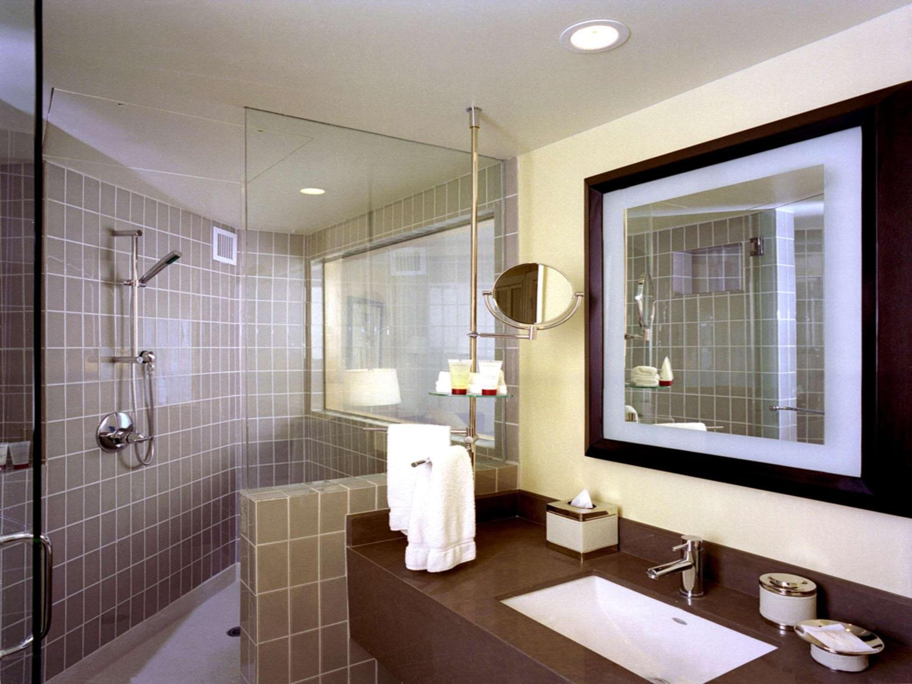 Beverly Luxury Room, 1 king-size bed, Beverly Blvd View photo 3