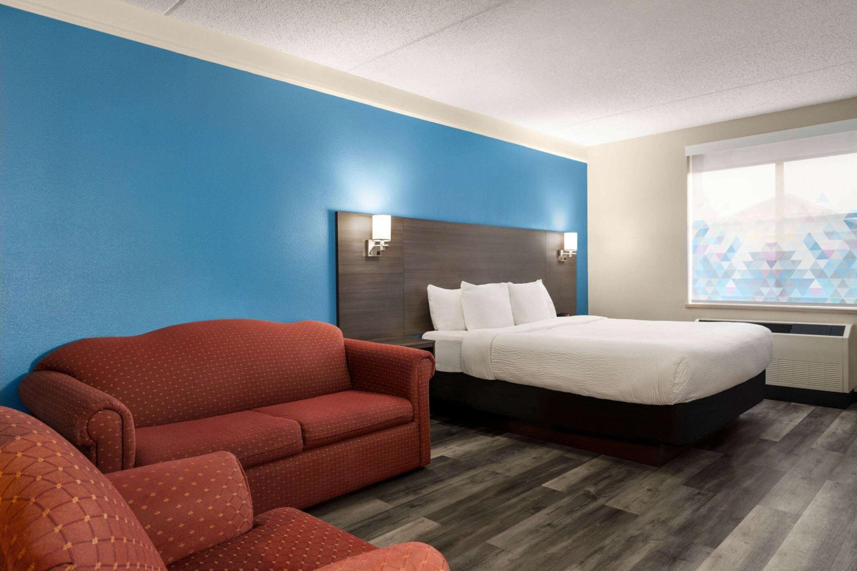 One-Bedroom Executive King Room - Non-Smoking - Photo 2