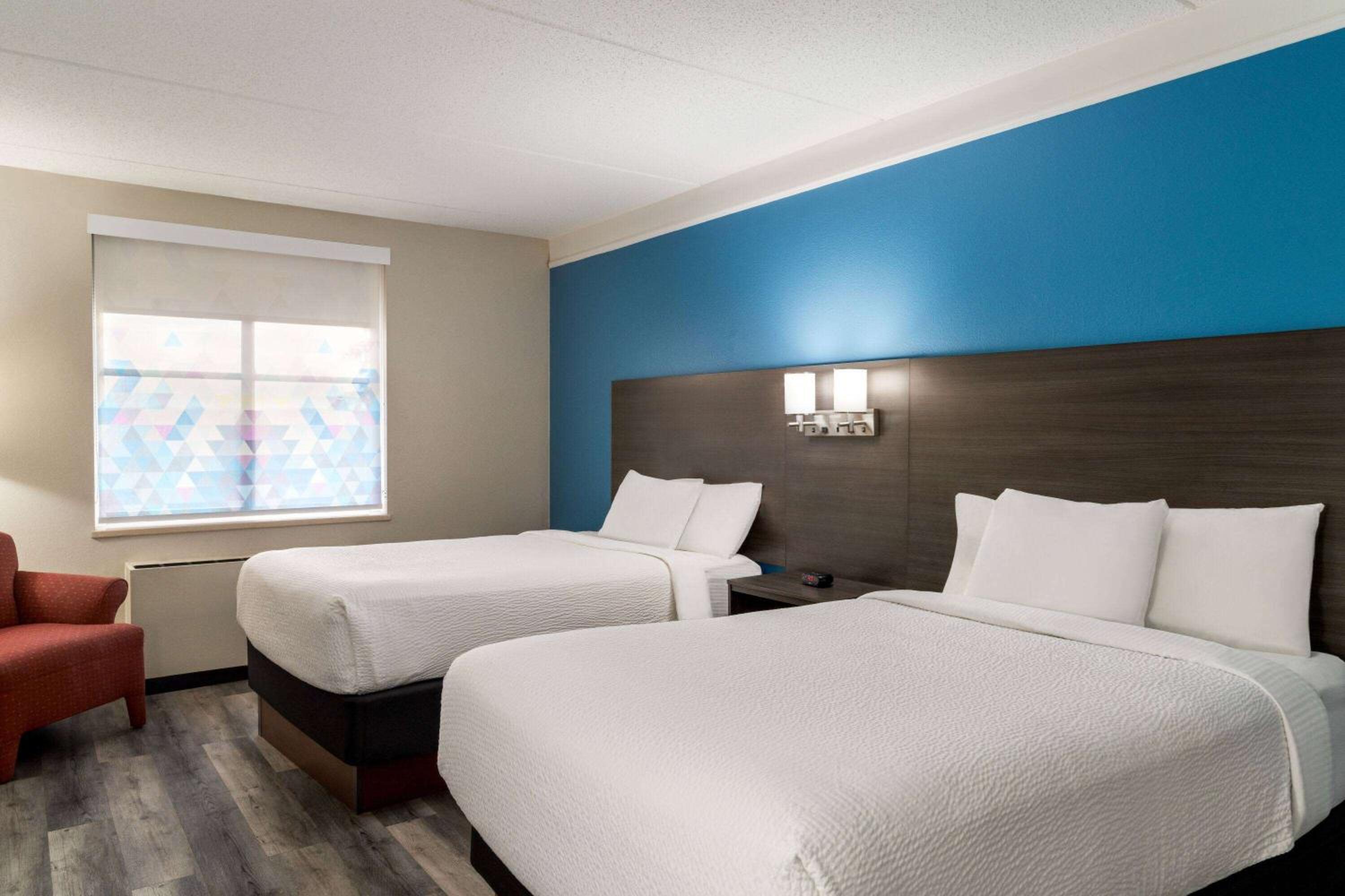 Double Room with Two Double Beds - Non-Smoking - Photo 2