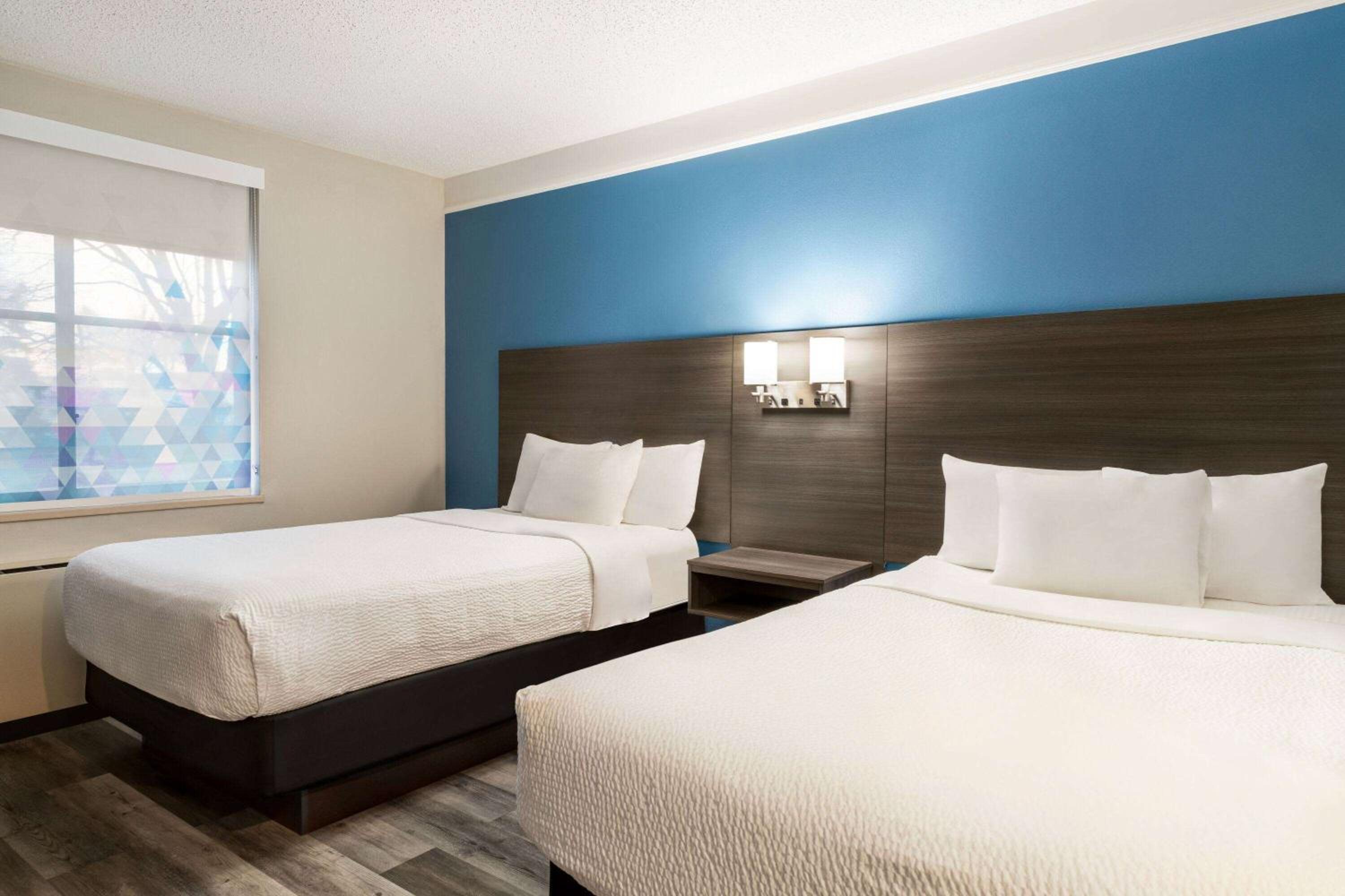 Double Room with Two Double Beds - Non-Smoking - Photo 3