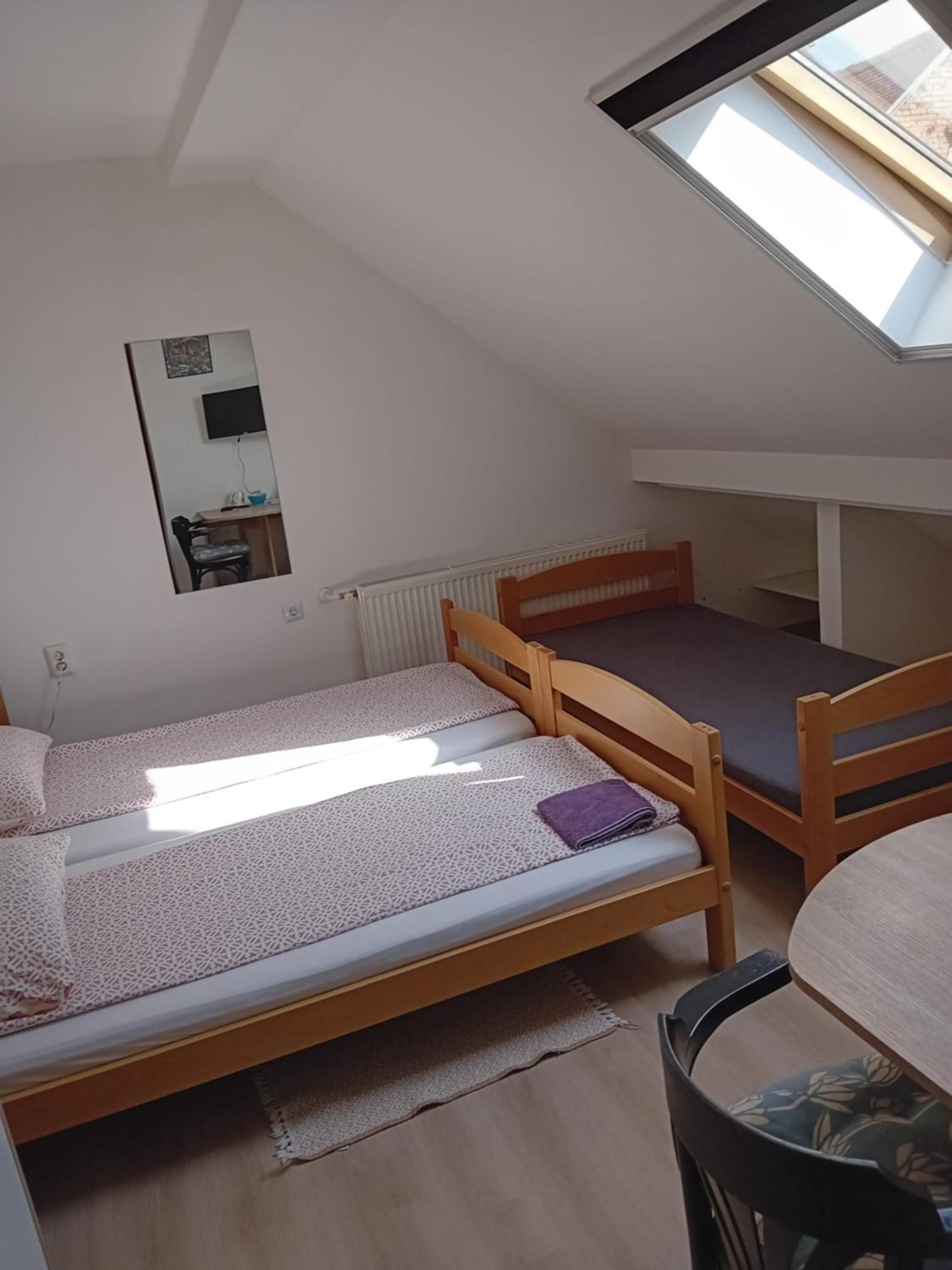 Double or Twin Room with Private Bathroom - Photo 1