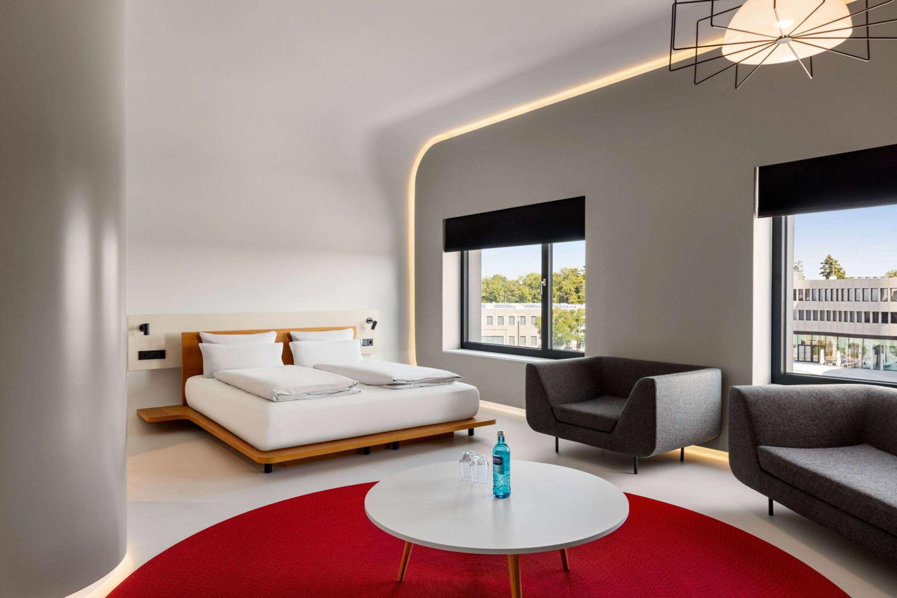 Deluxe Studio with Two Single Beds photo 3