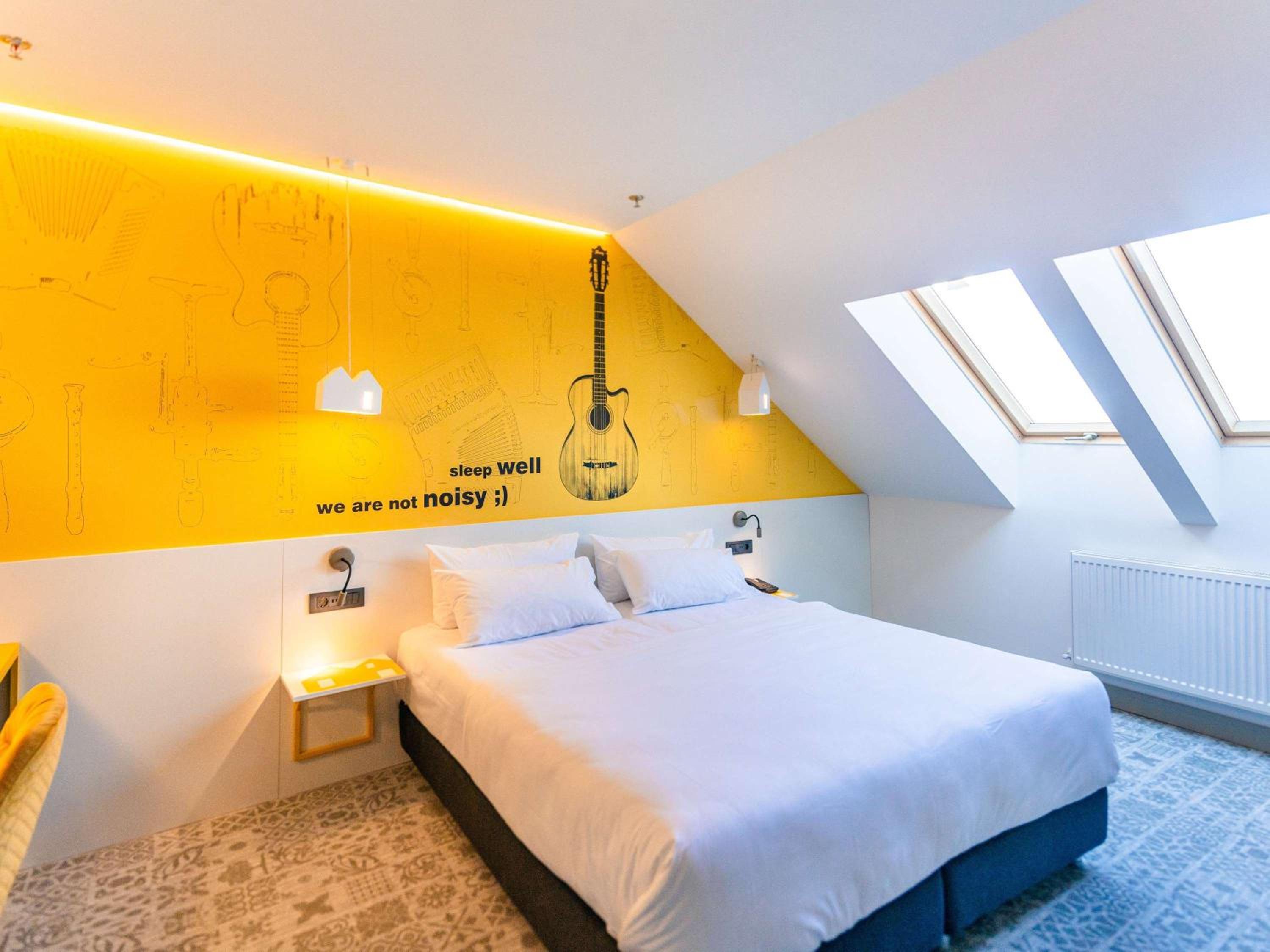 Premium Room with One Double Bed - Photo 7