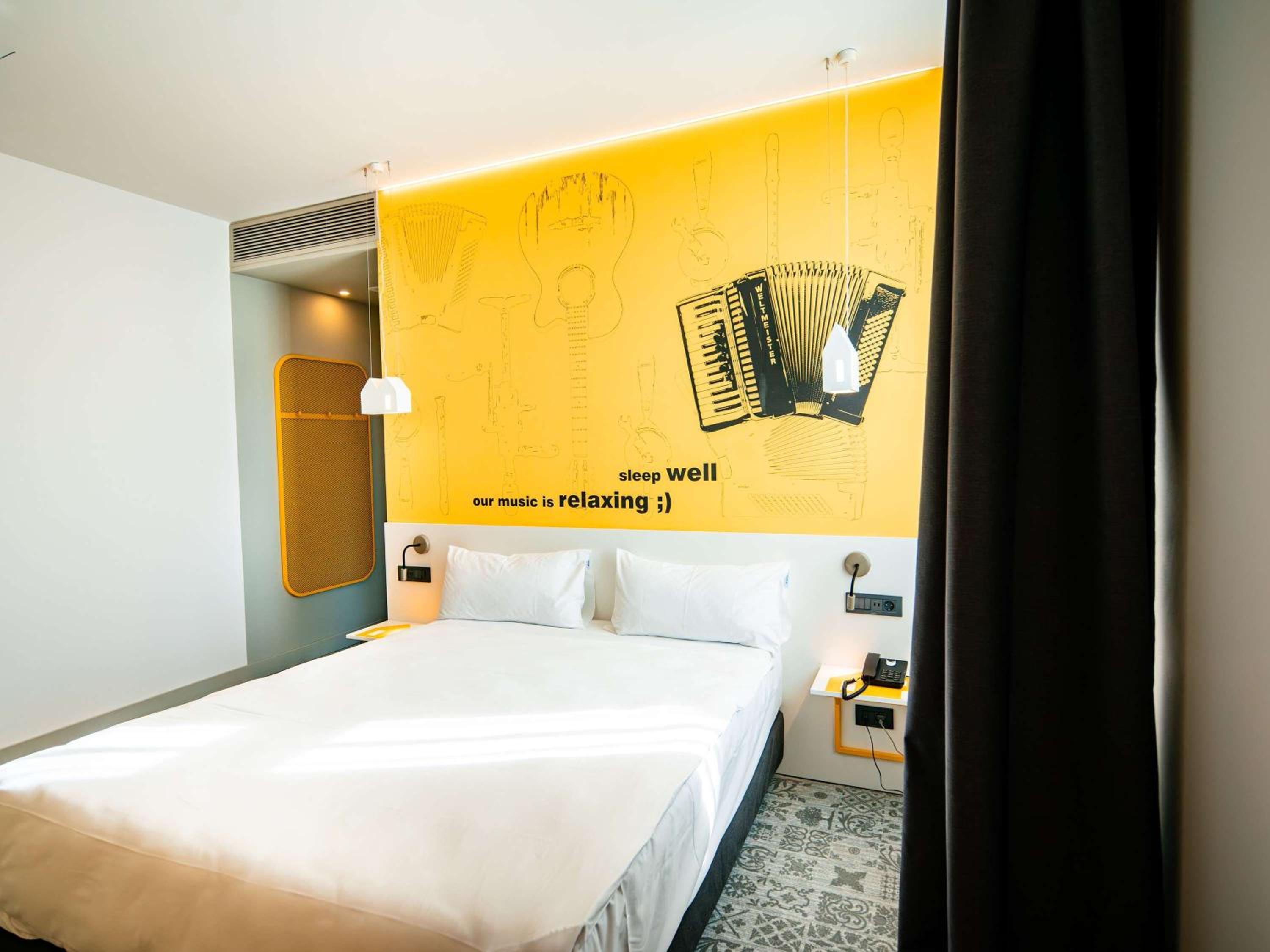 Family Suite with One Double Bed and Sofa Bed - Photo 10
