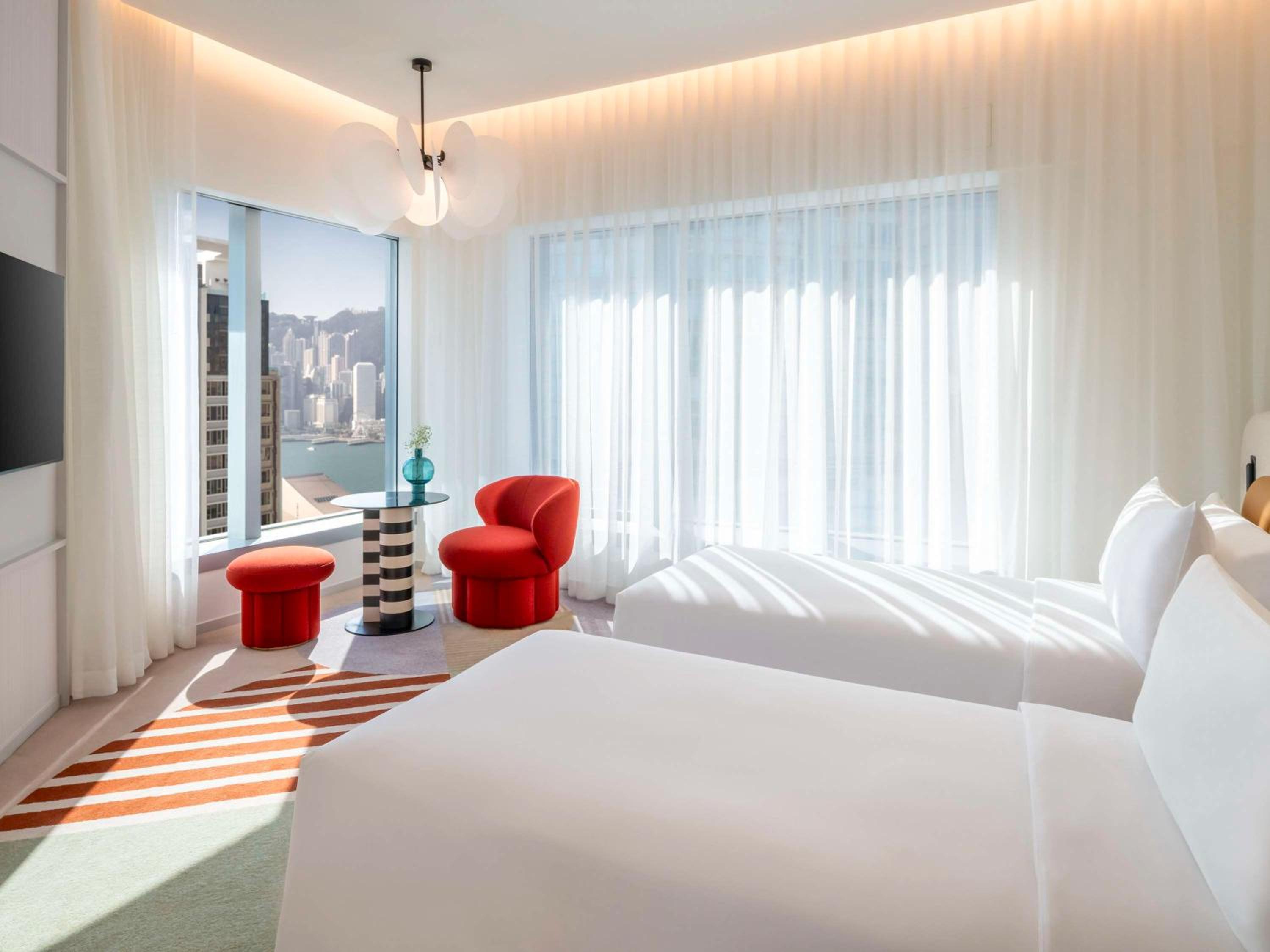 Premier Harbor Twin Room photo 3