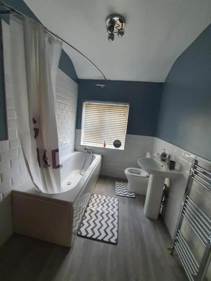 Single Room With Shared Bathroom photo 3